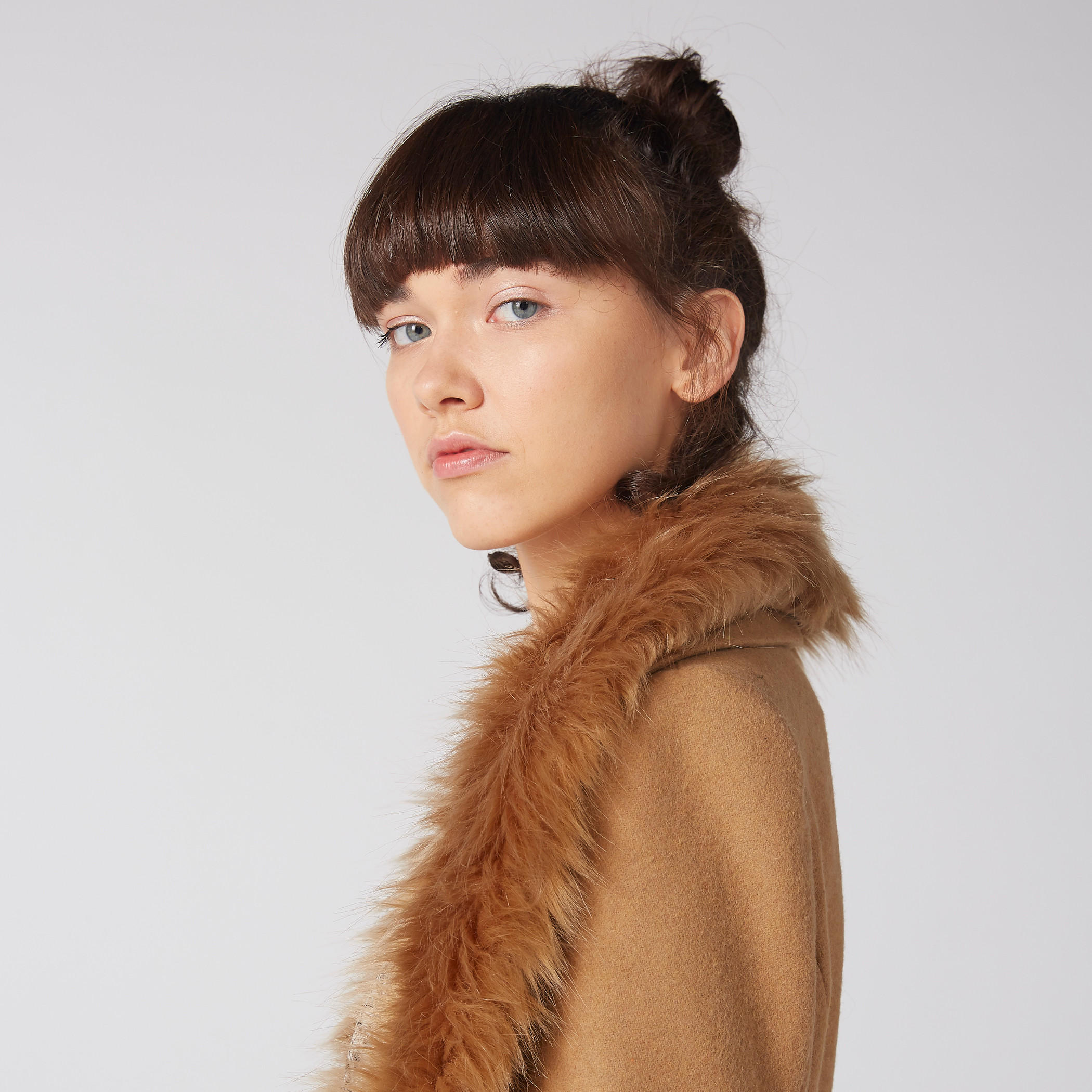 جاكيت طويل بأكمام طويلة وتفاصيل قطيفة-women-winterwear-coatsandjackets-jackets-image-2