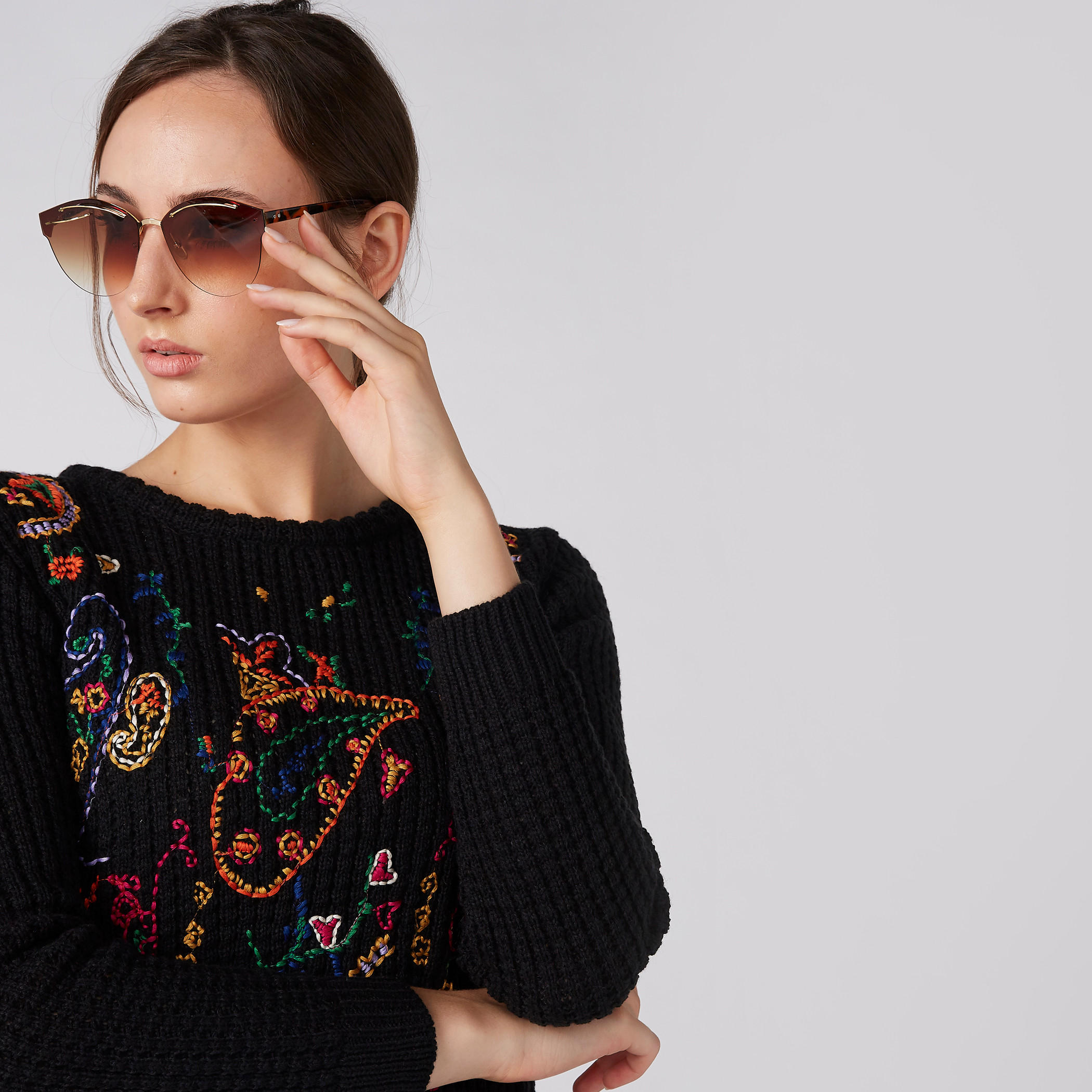 فستان بارز الملمس بقصّة ضيّقة وأكمام طويلة وتطريز-women-clothing-dresses-image-2
