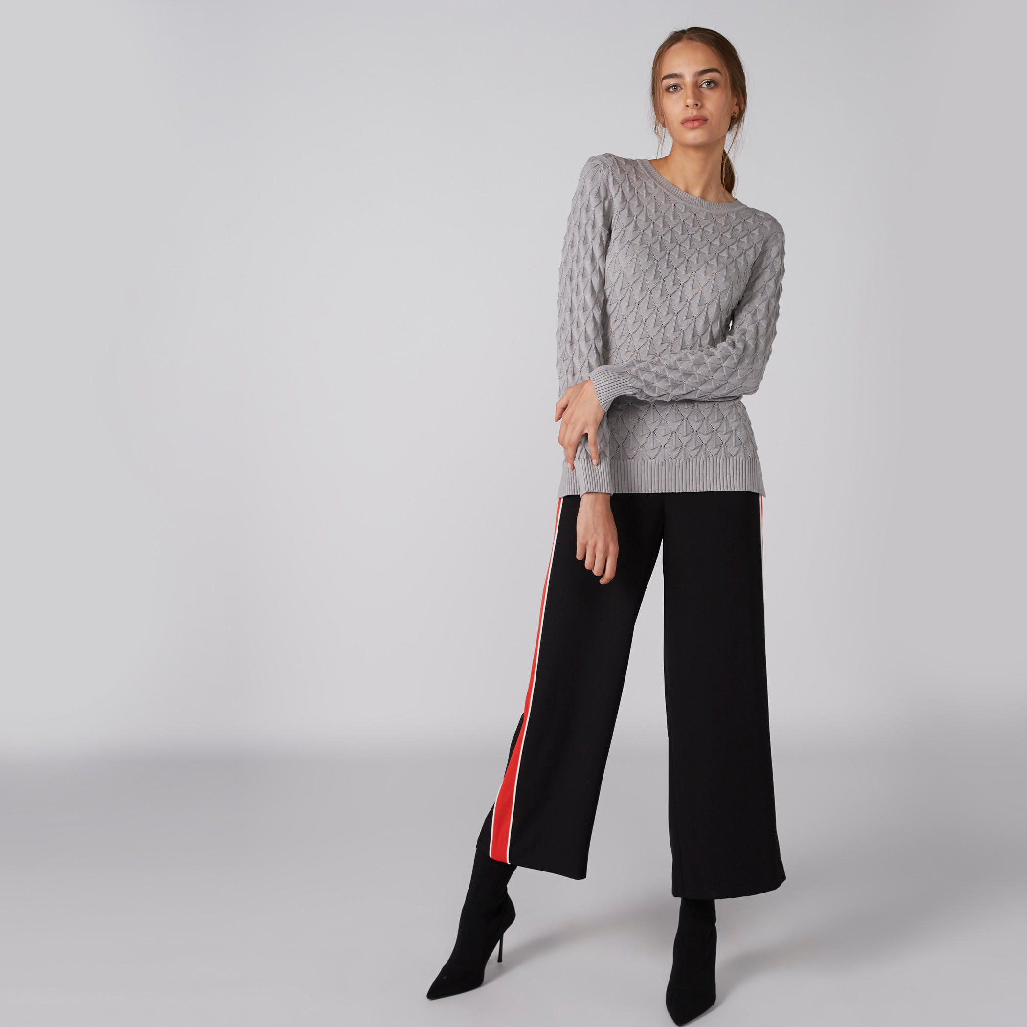 كنزة بارزة الملمس بأكمام طويلة وياقة مستديرة-women-clothing-cardigansandjumpers-jumpers-image-2