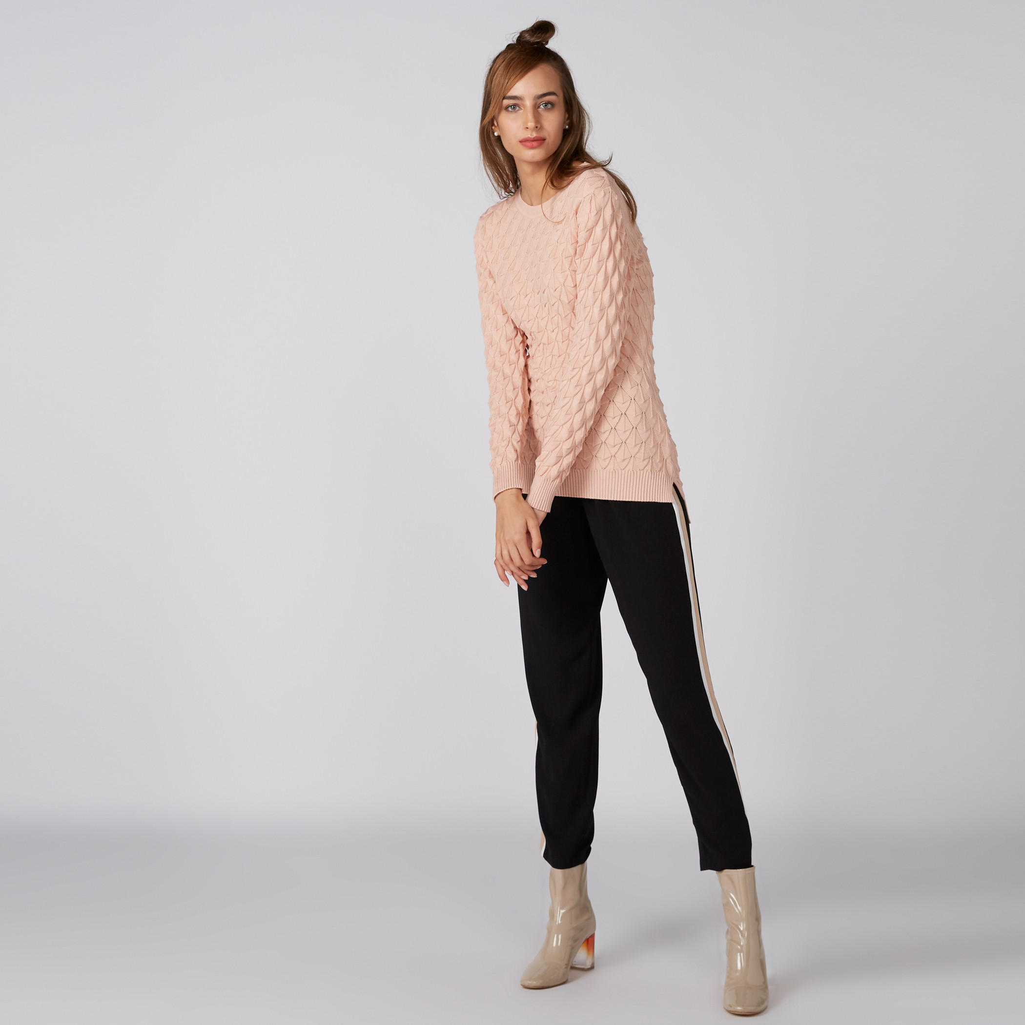 كنزة بارزة الملمس بأكمام طويلة وياقة مستديرة-women-clothing-cardigansandjumpers-jumpers-image-1