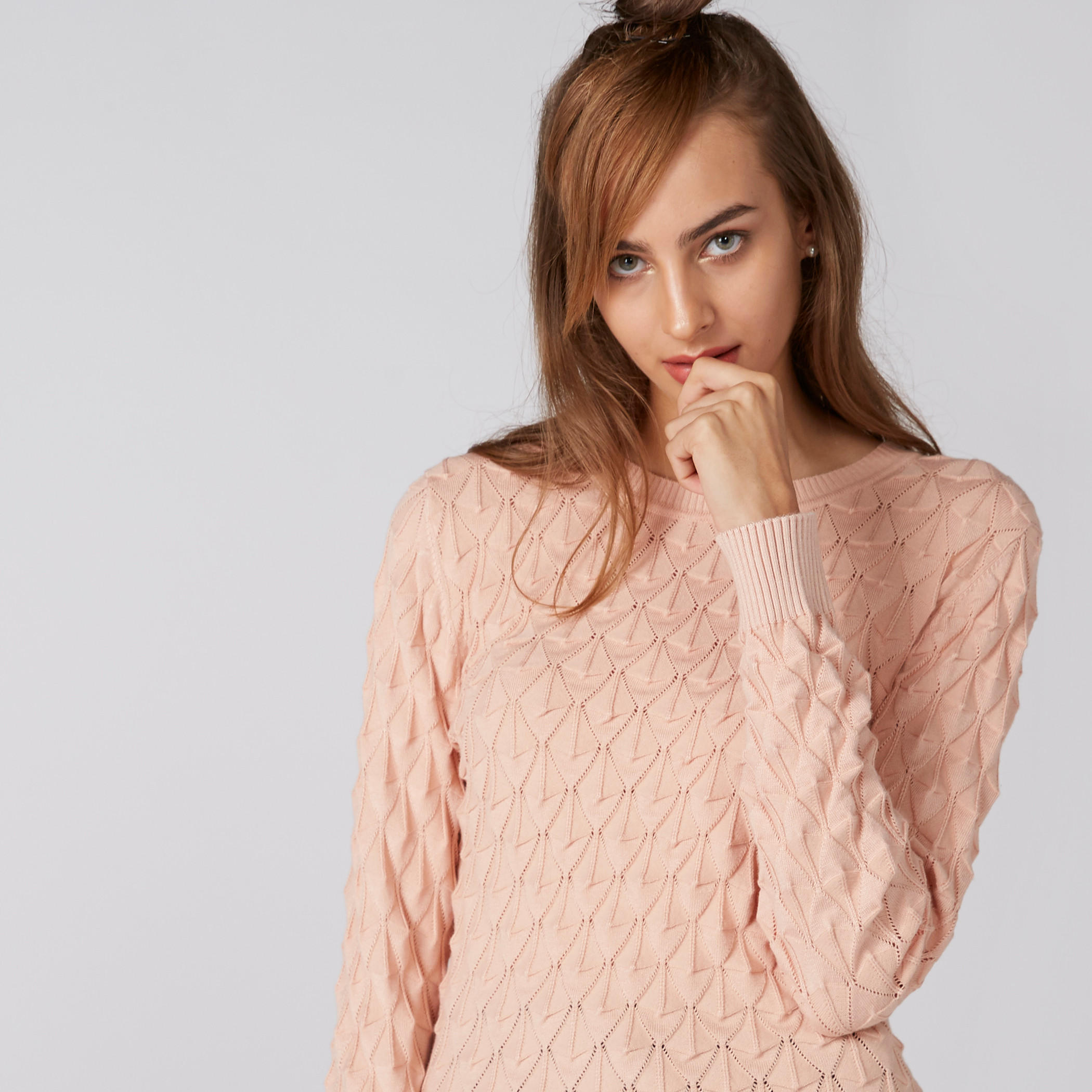 كنزة بارزة الملمس بأكمام طويلة وياقة مستديرة-women-clothing-cardigansandjumpers-jumpers-image-3