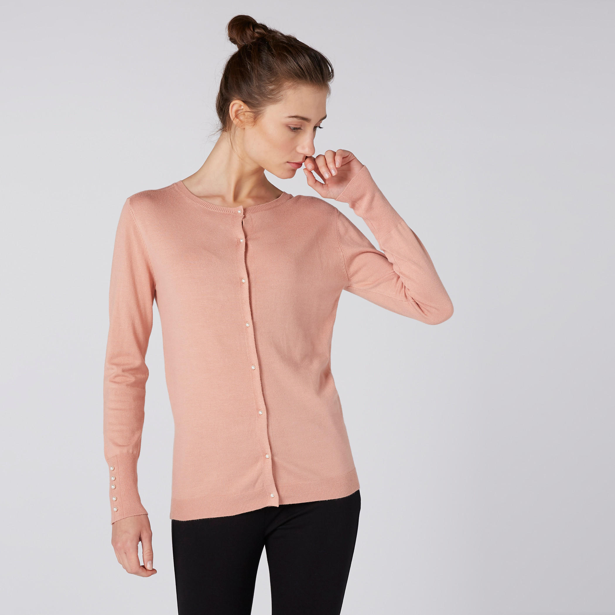 كنزة بأكمام طويلة وياقة مستديرة وتفاصيل لؤلؤ-women-clothing-cardigansandjumpers-jumpers-image-8