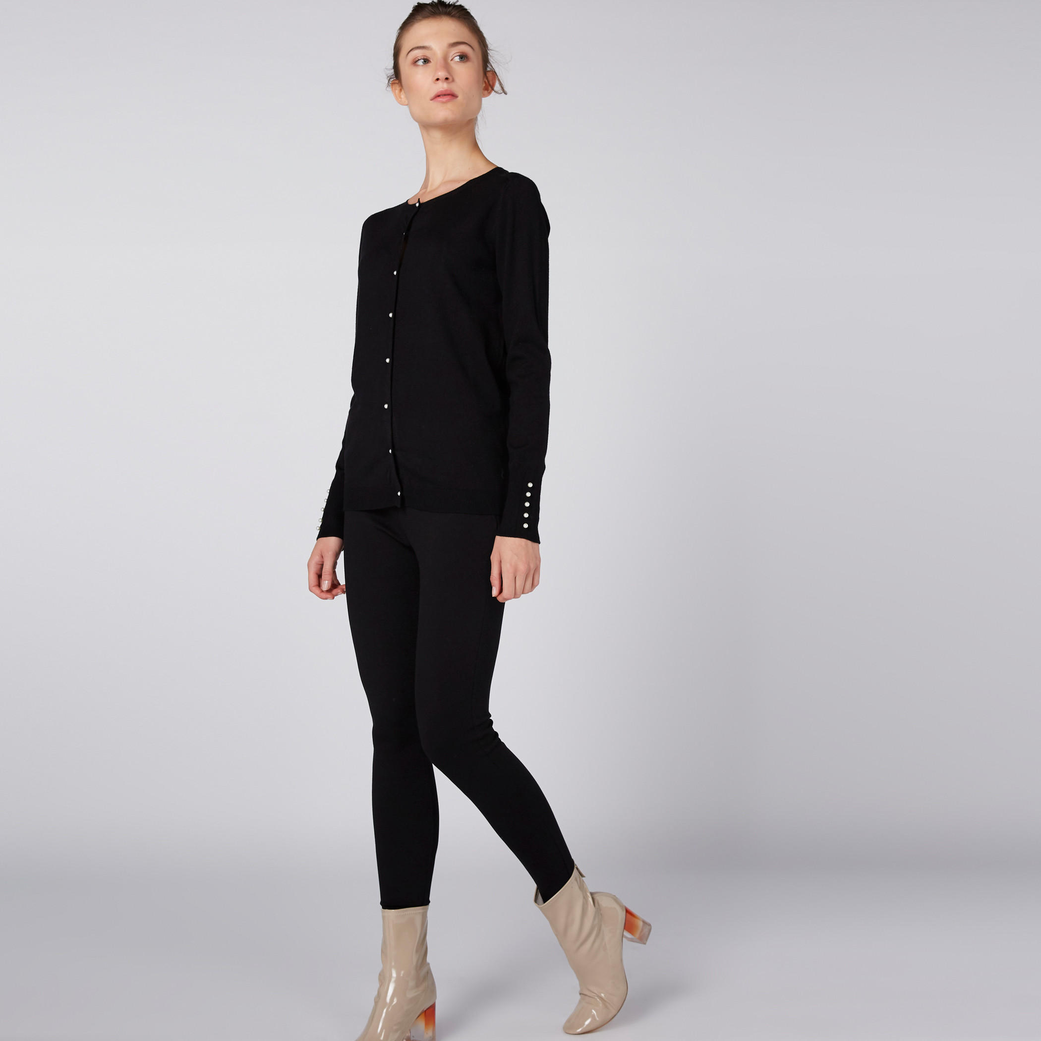 كنزة بأكمام طويلة وياقة مستديرة وتفاصيل لؤلؤ-women-clothing-cardigansandjumpers-jumpers-image-6