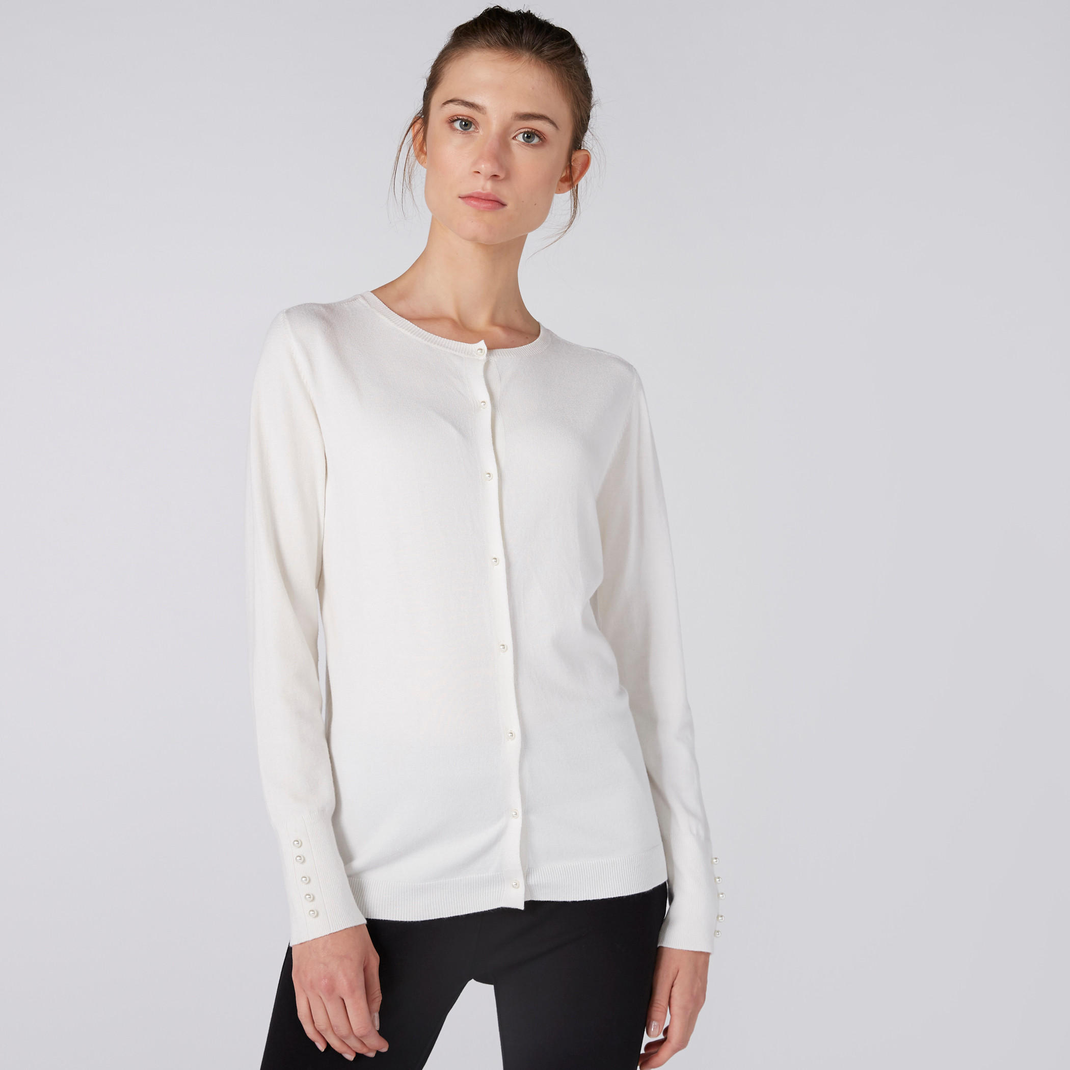 كنزة بأكمام طويلة وياقة مستديرة وتفاصيل لؤلؤ-women-clothing-cardigansandjumpers-jumpers-image-15