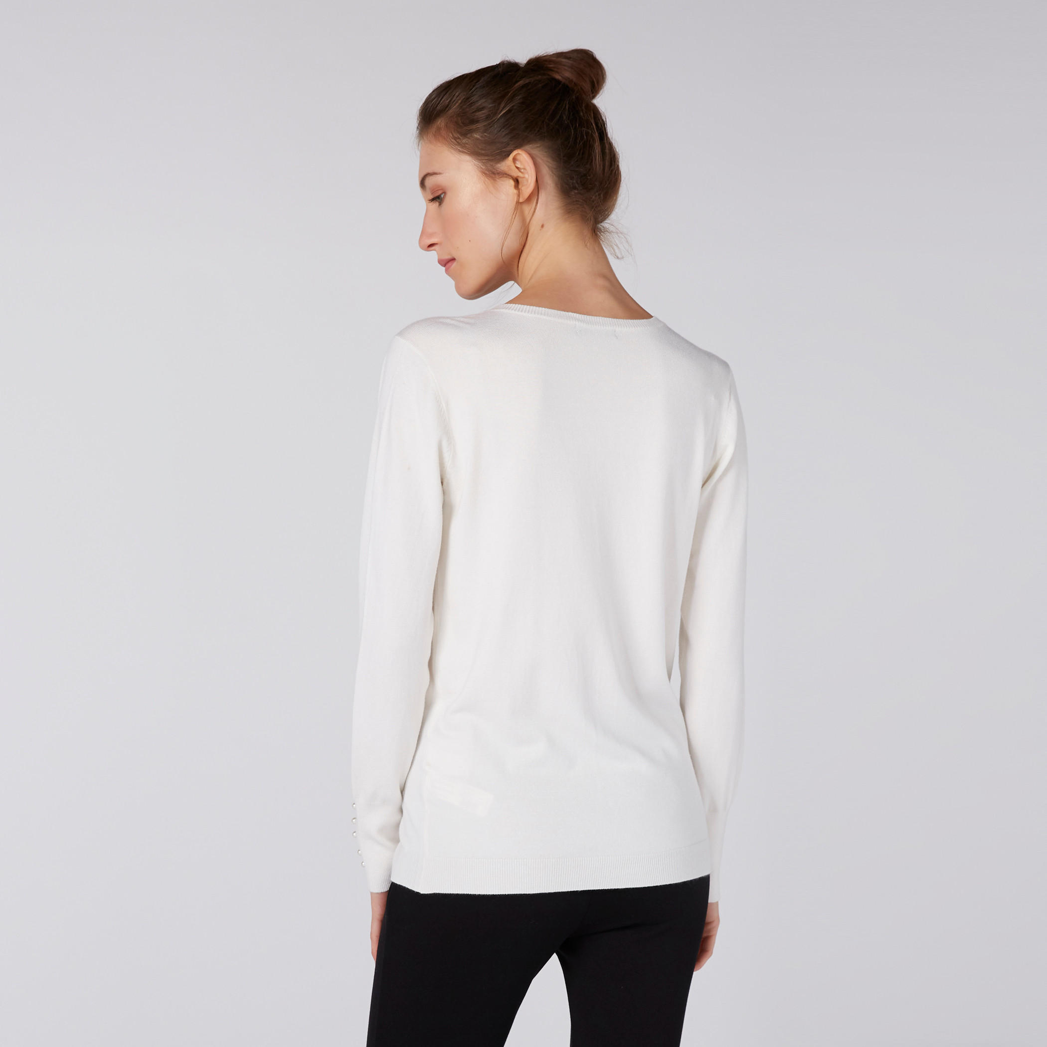 كنزة بأكمام طويلة وياقة مستديرة وتفاصيل لؤلؤ-women-clothing-cardigansandjumpers-jumpers-image-17