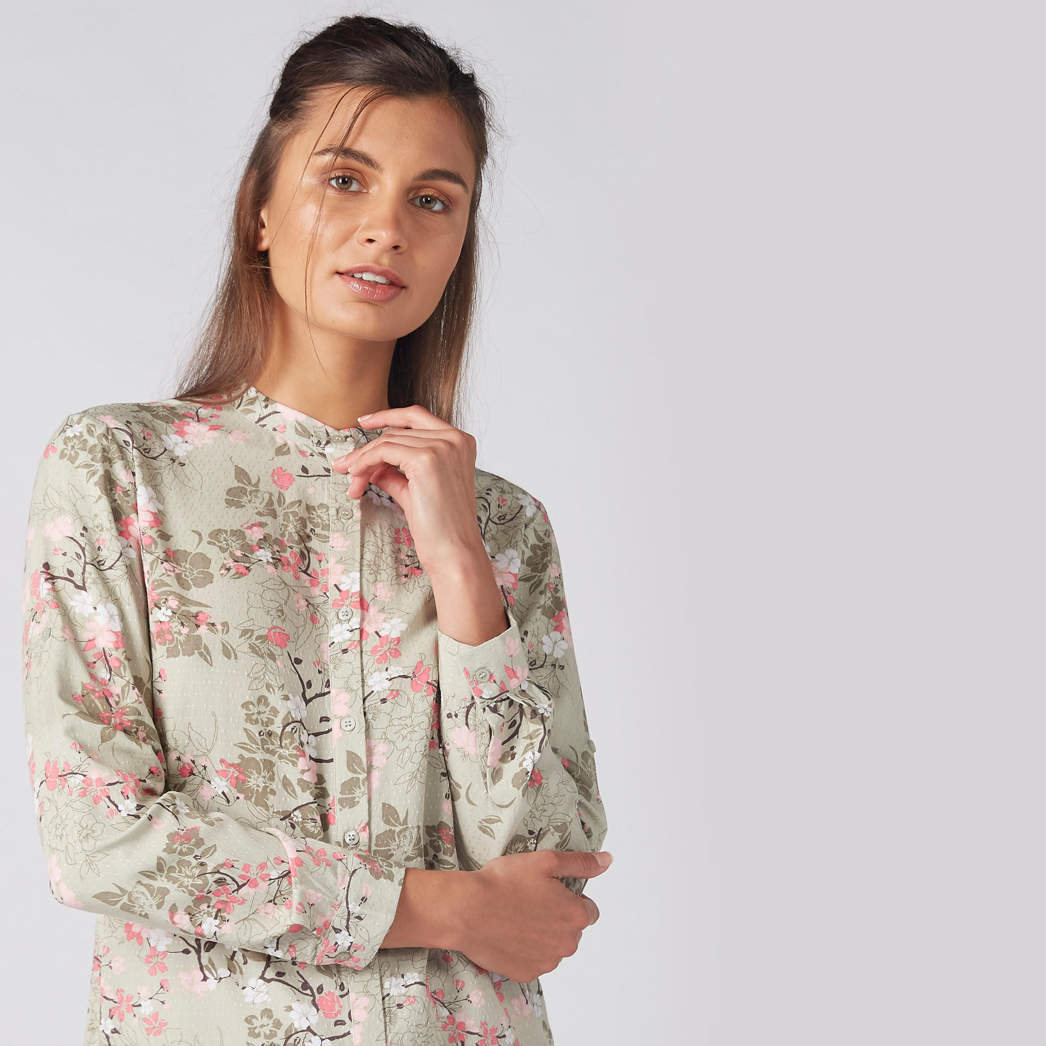 قميص بياقة ماندارين وأكمام طويلة وطبعات أزهار-women-clothing-shirtsandblouses-shirts-image-2