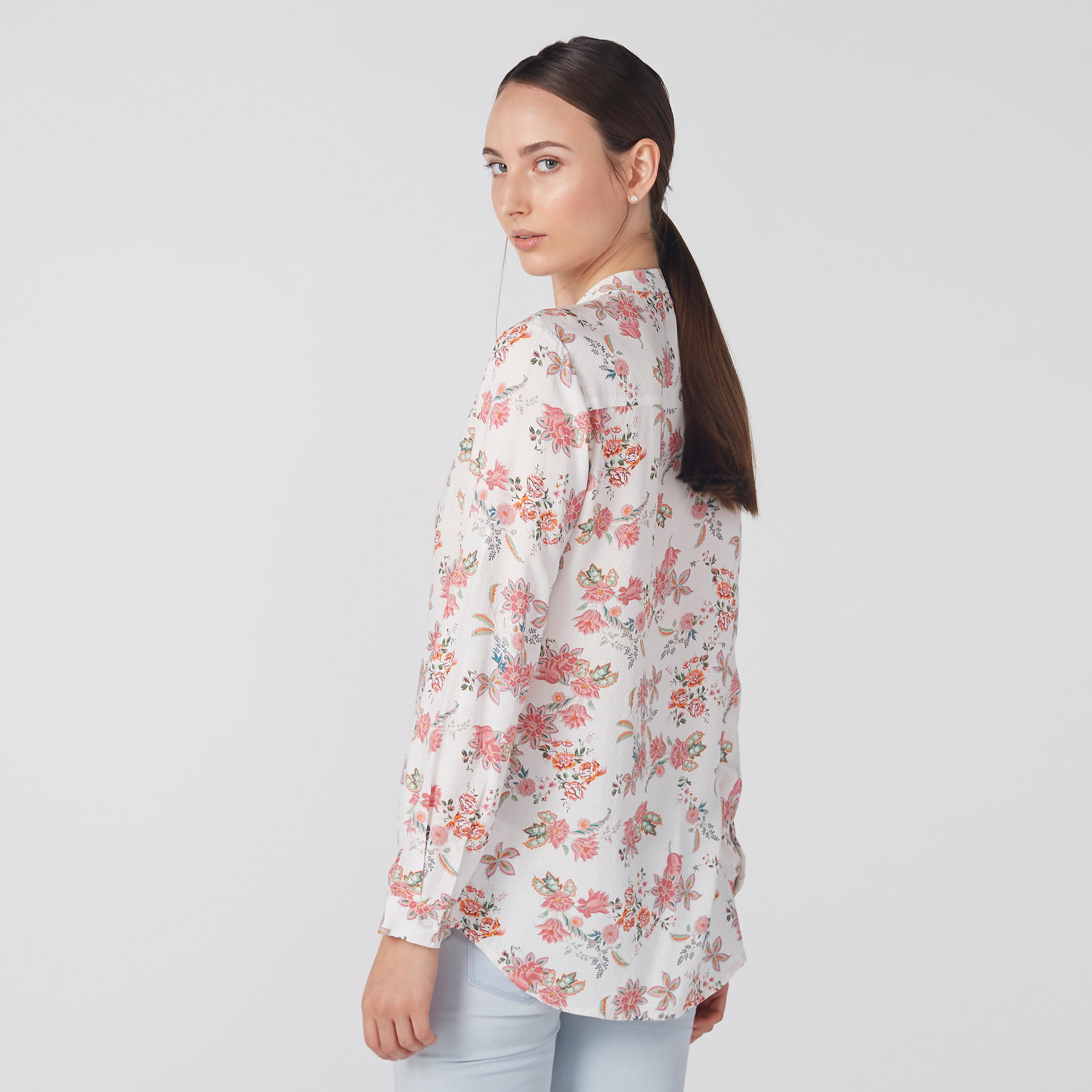 قميص بأكمام طويلة وياقة ماندارين وأزرار وطبعات-women-clothing-shirtsandblouses-shirts-image-5