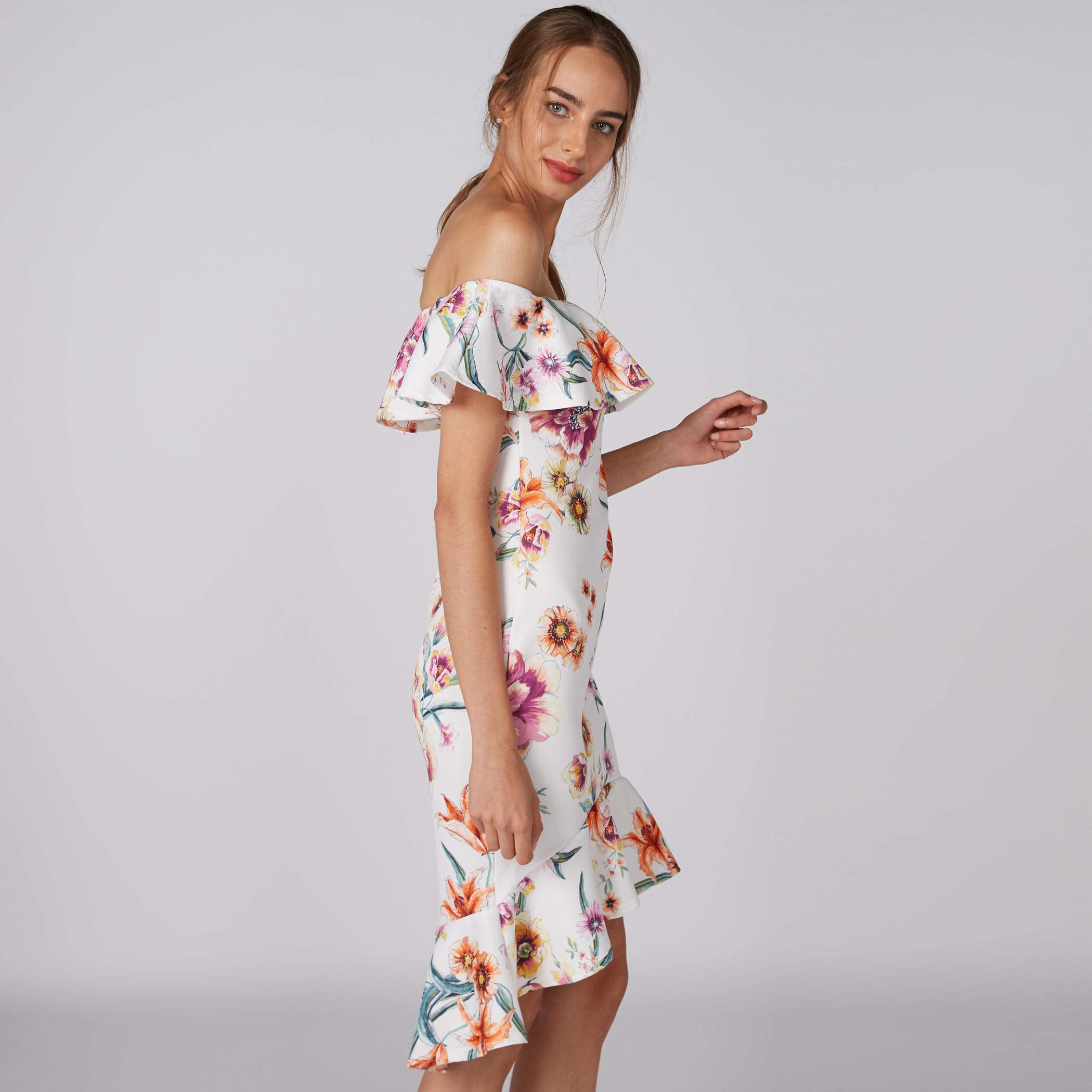 فستان متوسط الطول بأكتاف مكشوفة وحوّاف غير مستوية وطبعات أزهار-women-clothing-dresses-image-4