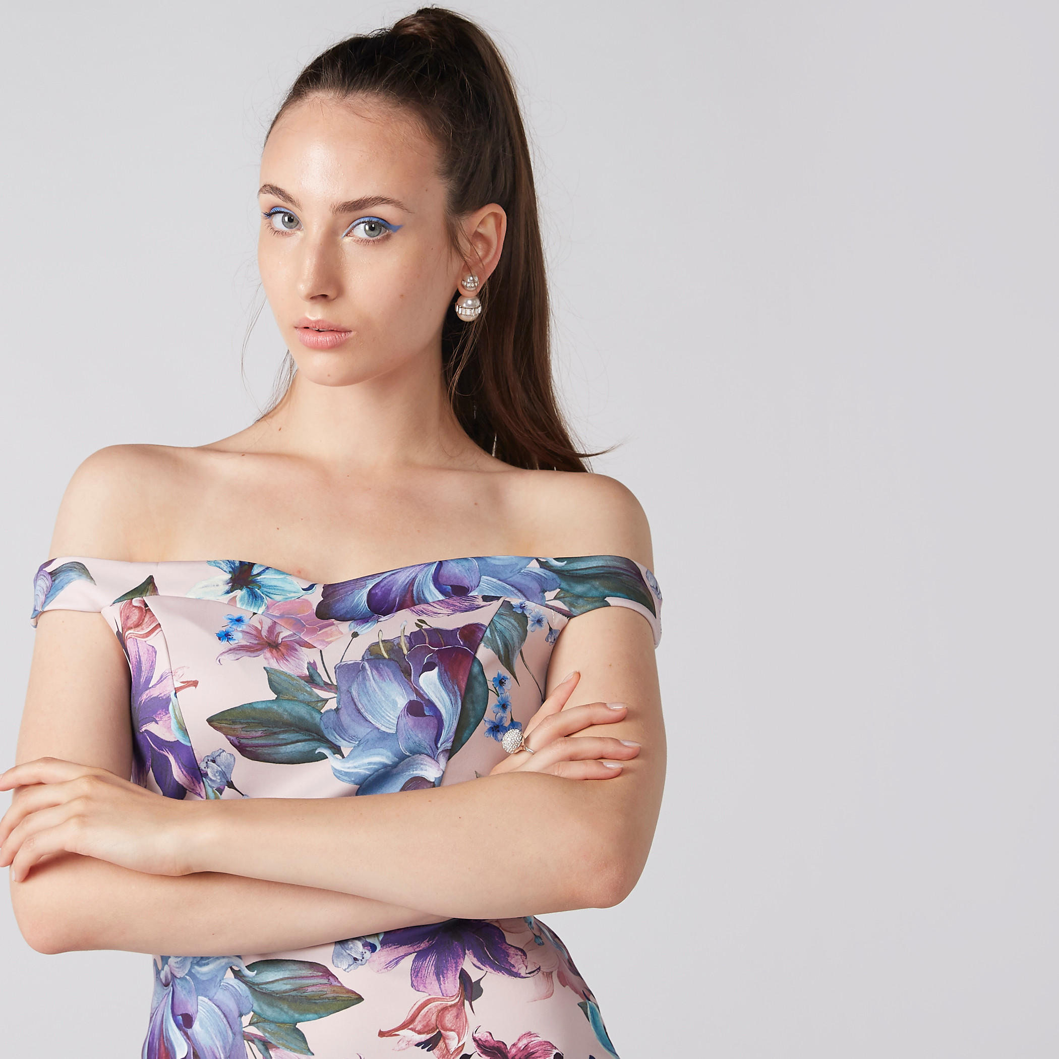 فستان متوسط الطول بتفاصيل كشكش وطبعات أزهار-women-clothing-dresses-image-2