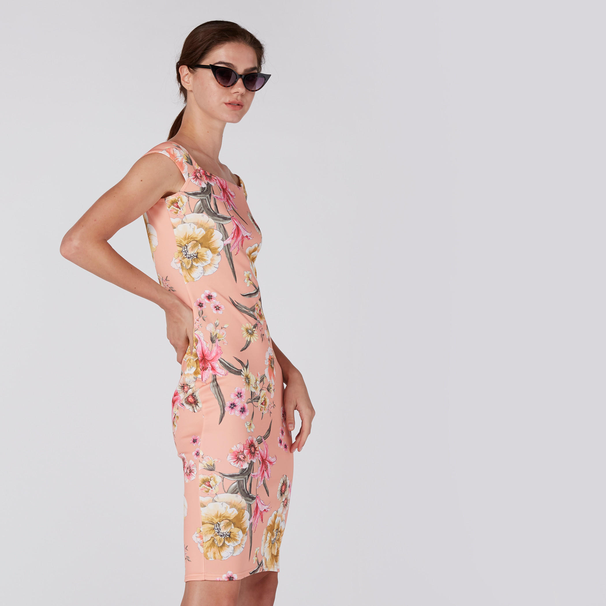 فستان ميدي دون أكمام بطبعات زهرية-women-clothing-dresses-image-3