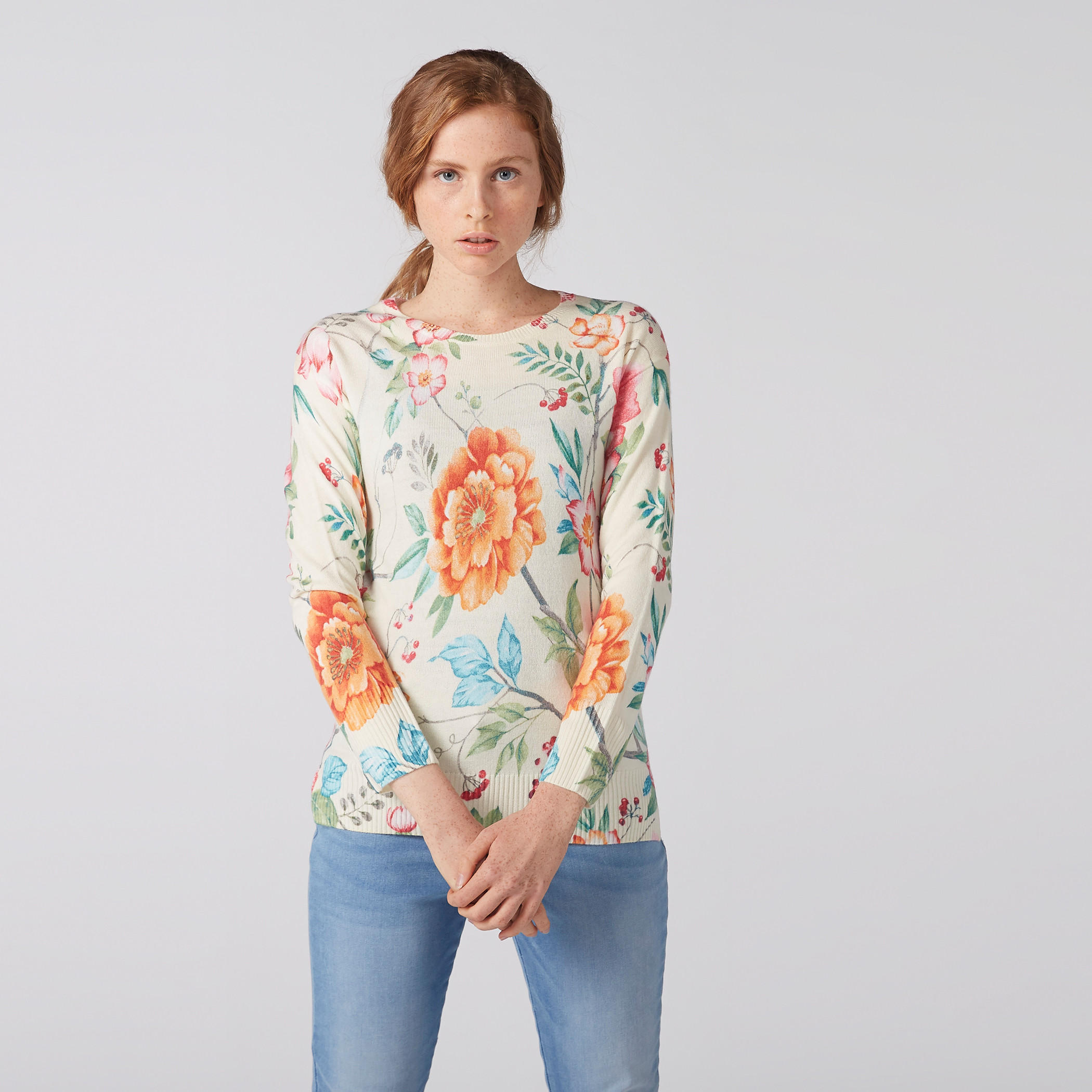 بلوزة بطبعات زهرية وأكمام طويلة وطرف متفاوت الأطوال-women-clothing-shirtsandblouses-blouses-image-1