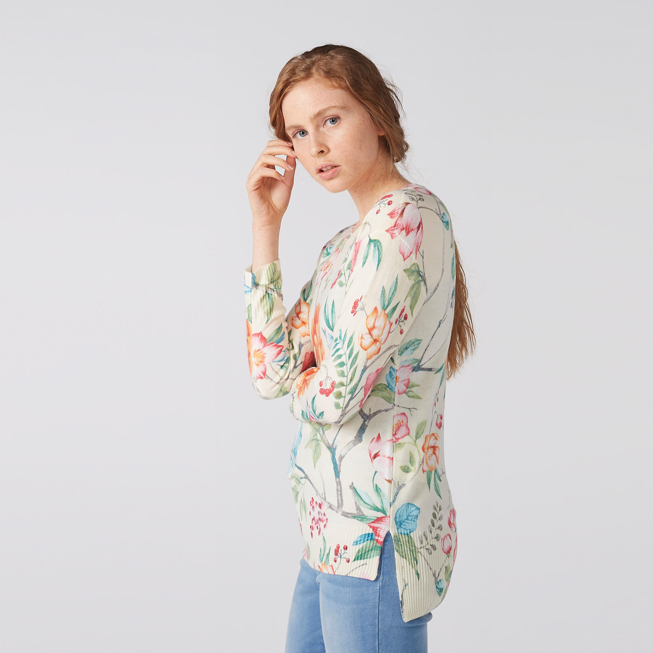 بلوزة بطبعات زهرية وأكمام طويلة وطرف متفاوت الأطوال-women-clothing-shirtsandblouses-blouses-image-2