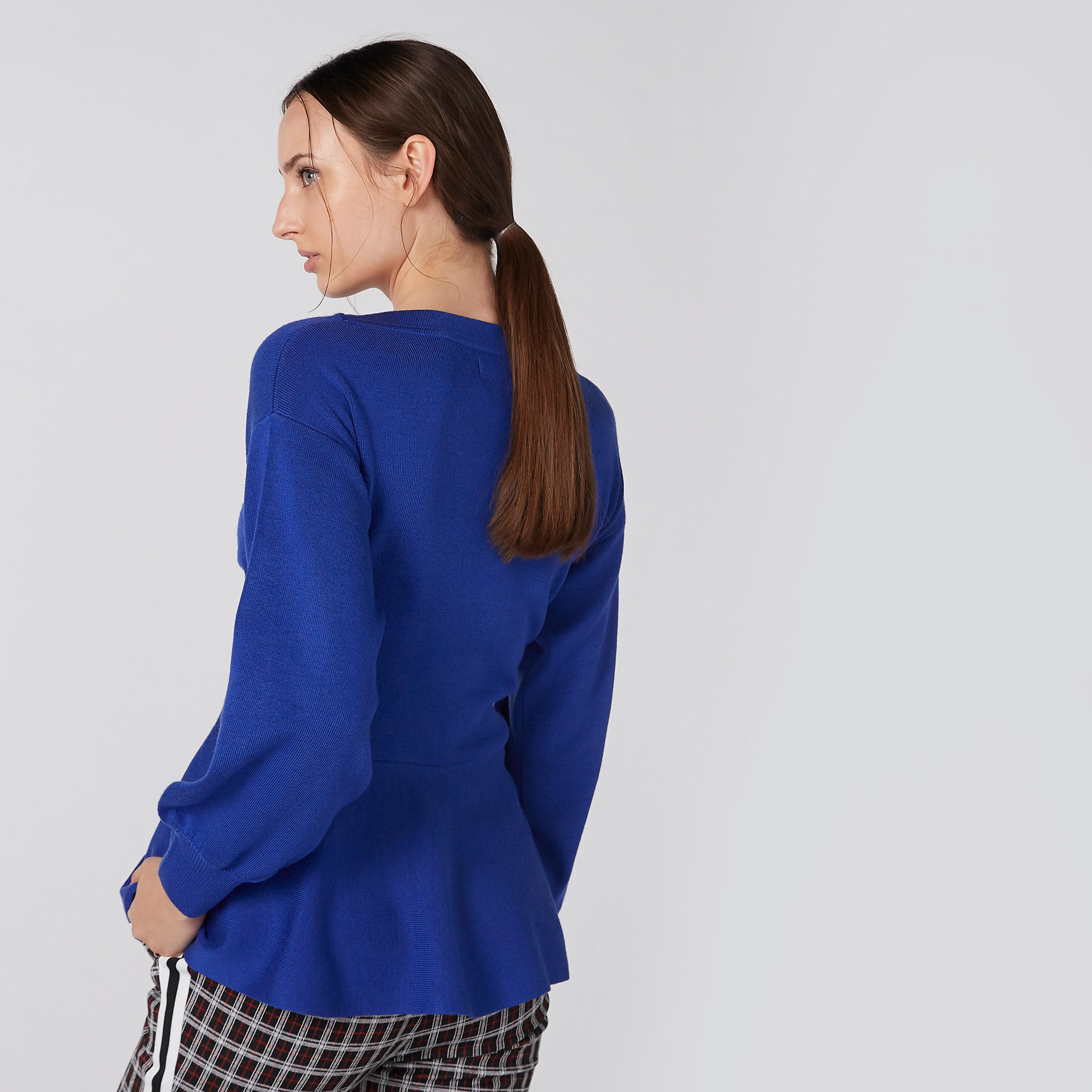 بلوزة بارزة الملمس بياقة مستديرة وأكمام طويلة ورباط-women-clothing-shirtsandblouses-blouses-image-4