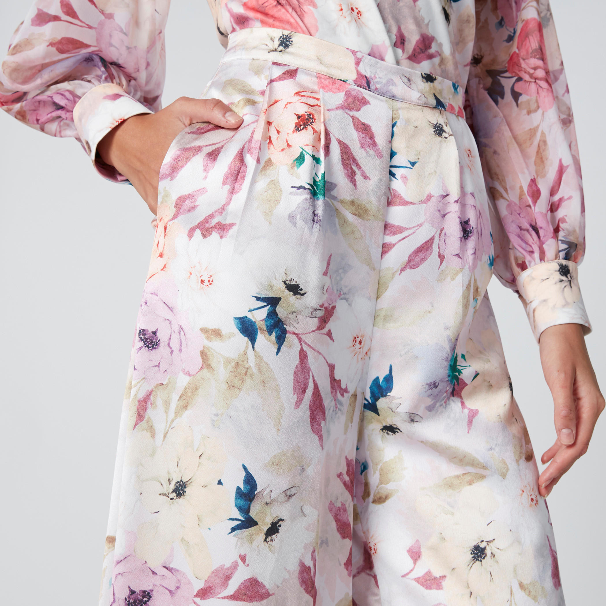 بنطال بالازو بجيوب وطبعات الورود-women-clothing-bottoms-trousers-image-4