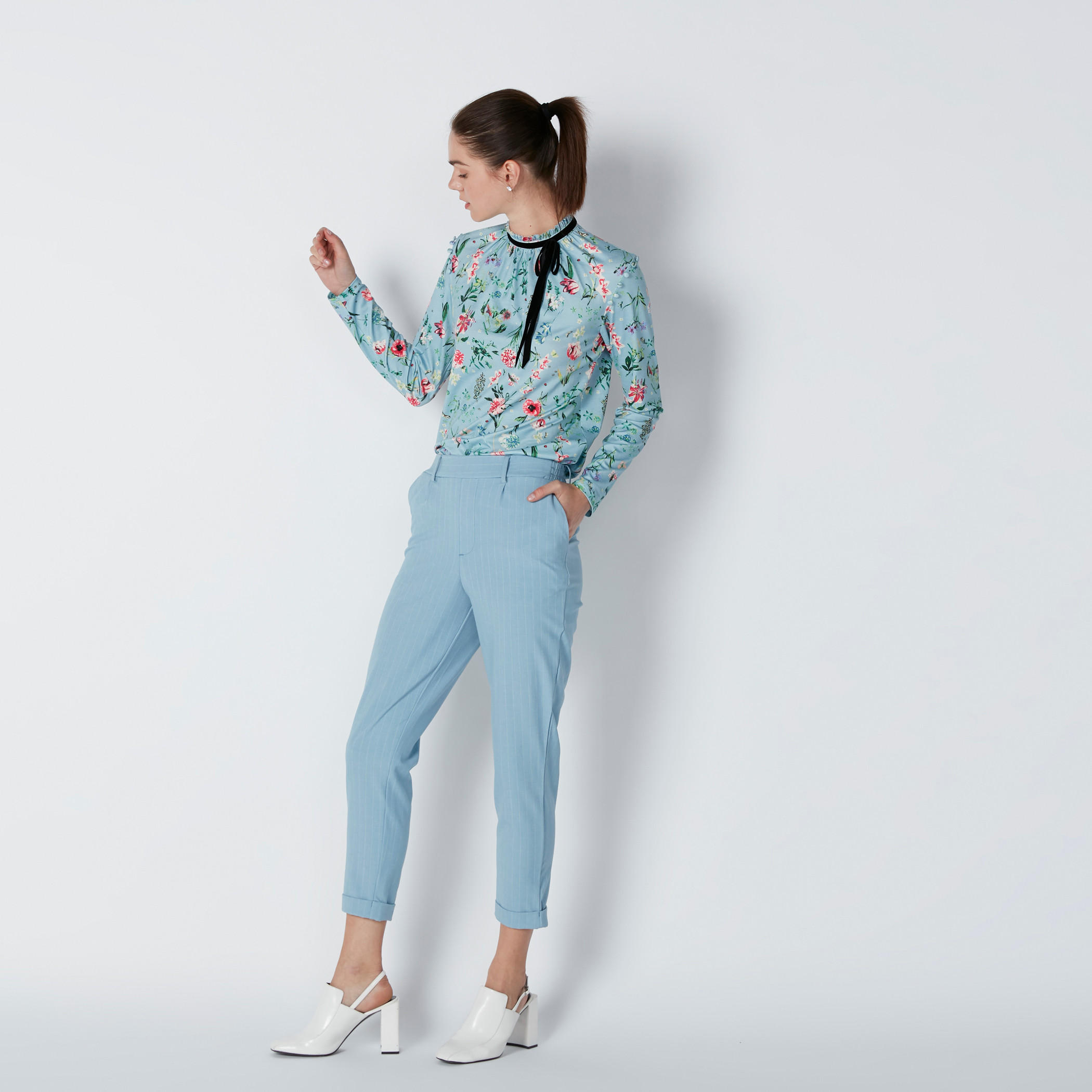 بلوزة بطبعات وياقة عالية وأكمام طويلة-women-clothing-shirtsandblouses-blouses-image-5