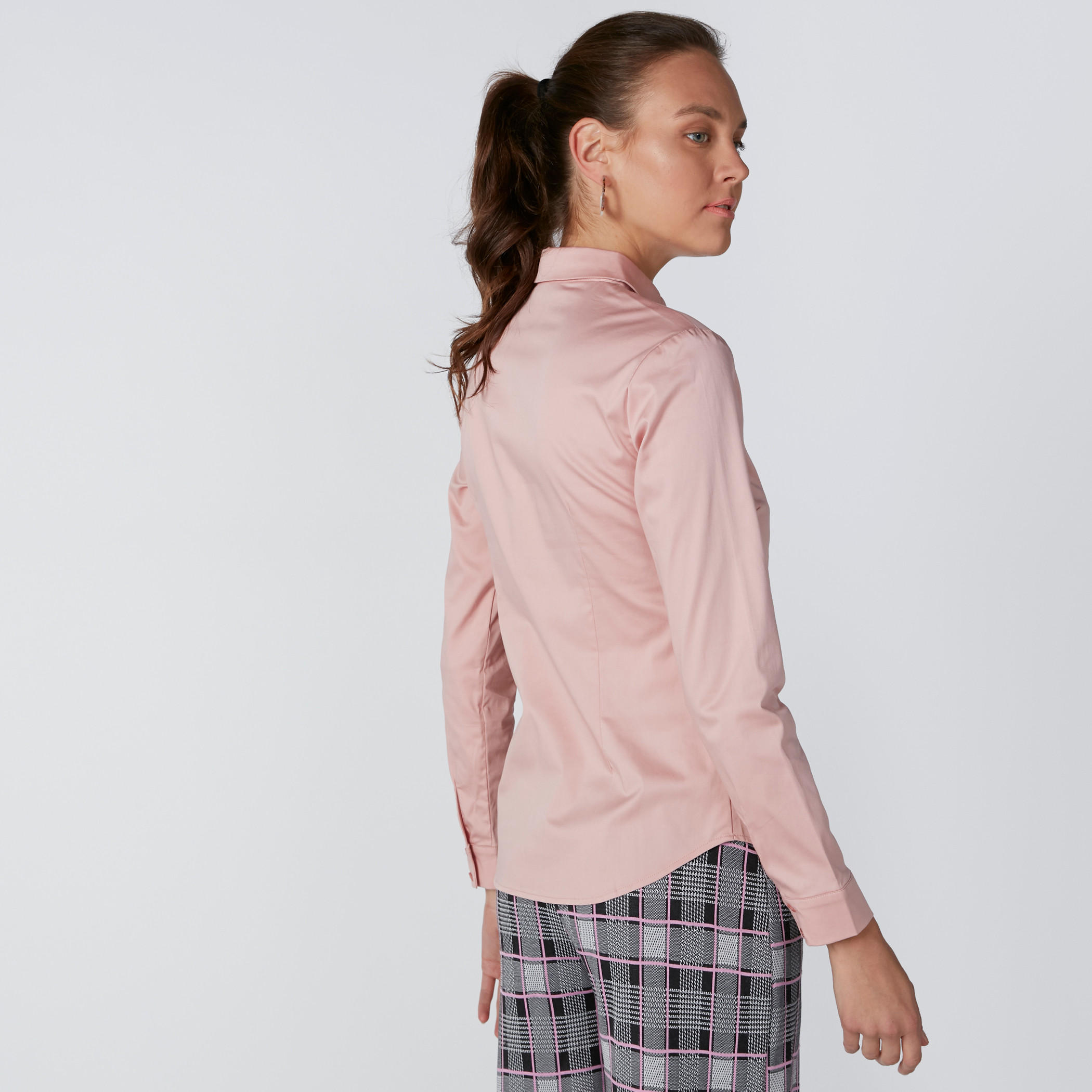 قميص بأكمام طويلة وأزرار-women-clothing-shirtsandblouses-shirts-image-2