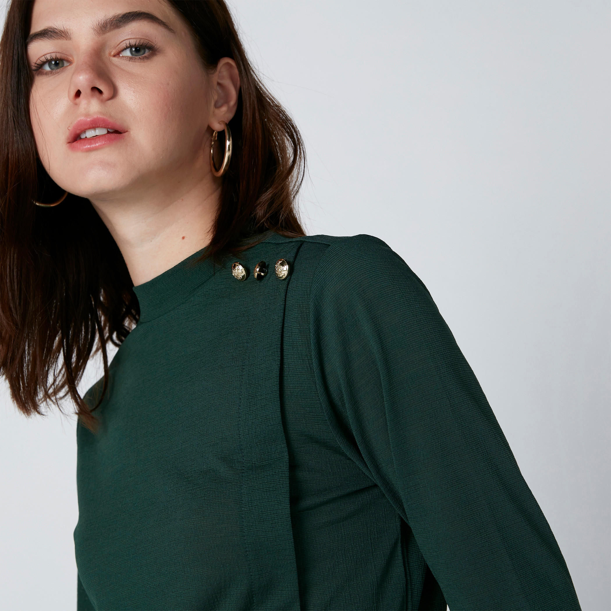 بلوزة بياقة عالية وأكمام طويلة وأزرار-women-clothing-shirtsandblouses-blouses-image-1