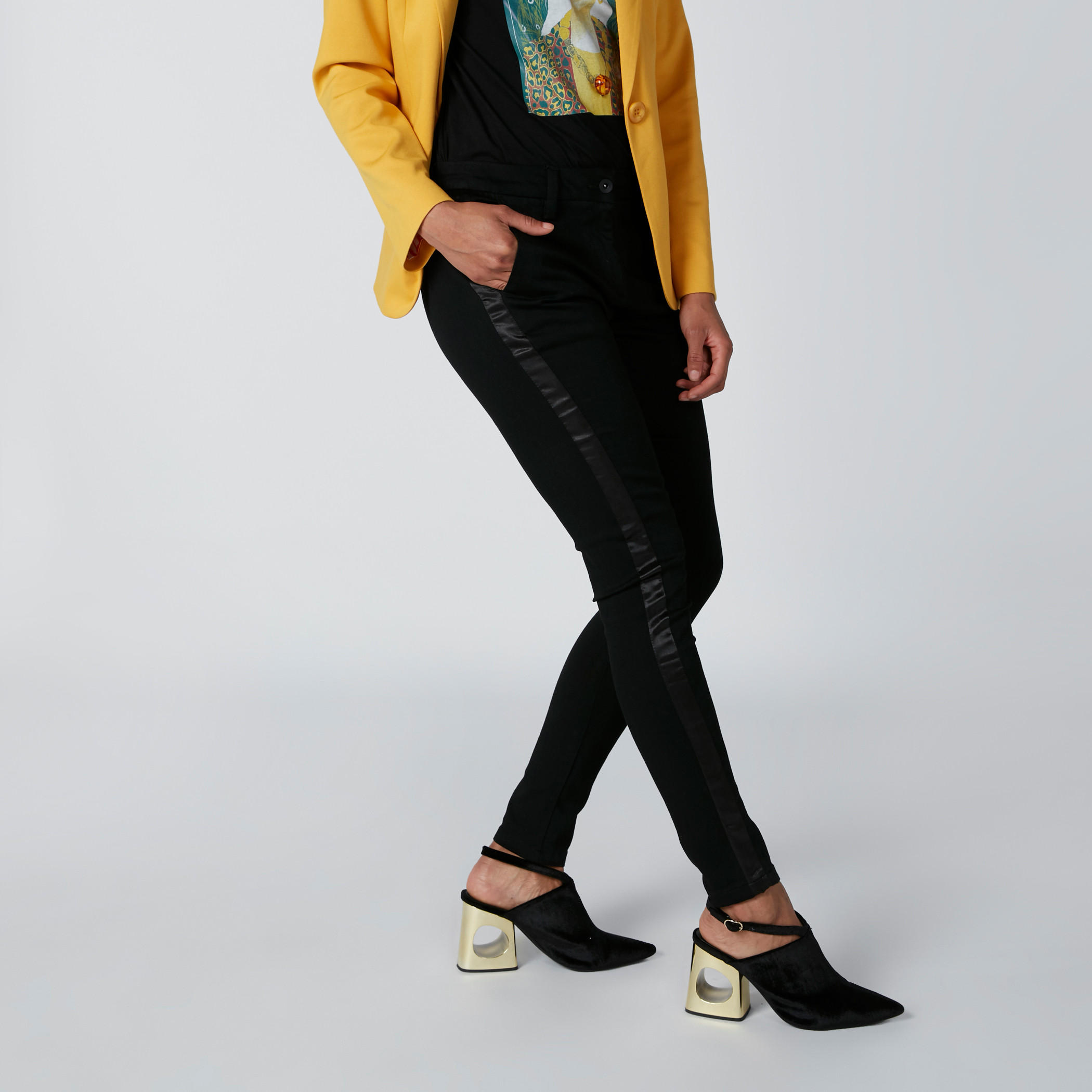 بنطال بزر إغلاق وجيوب-women-clothing-bottoms-trousers-image-2
