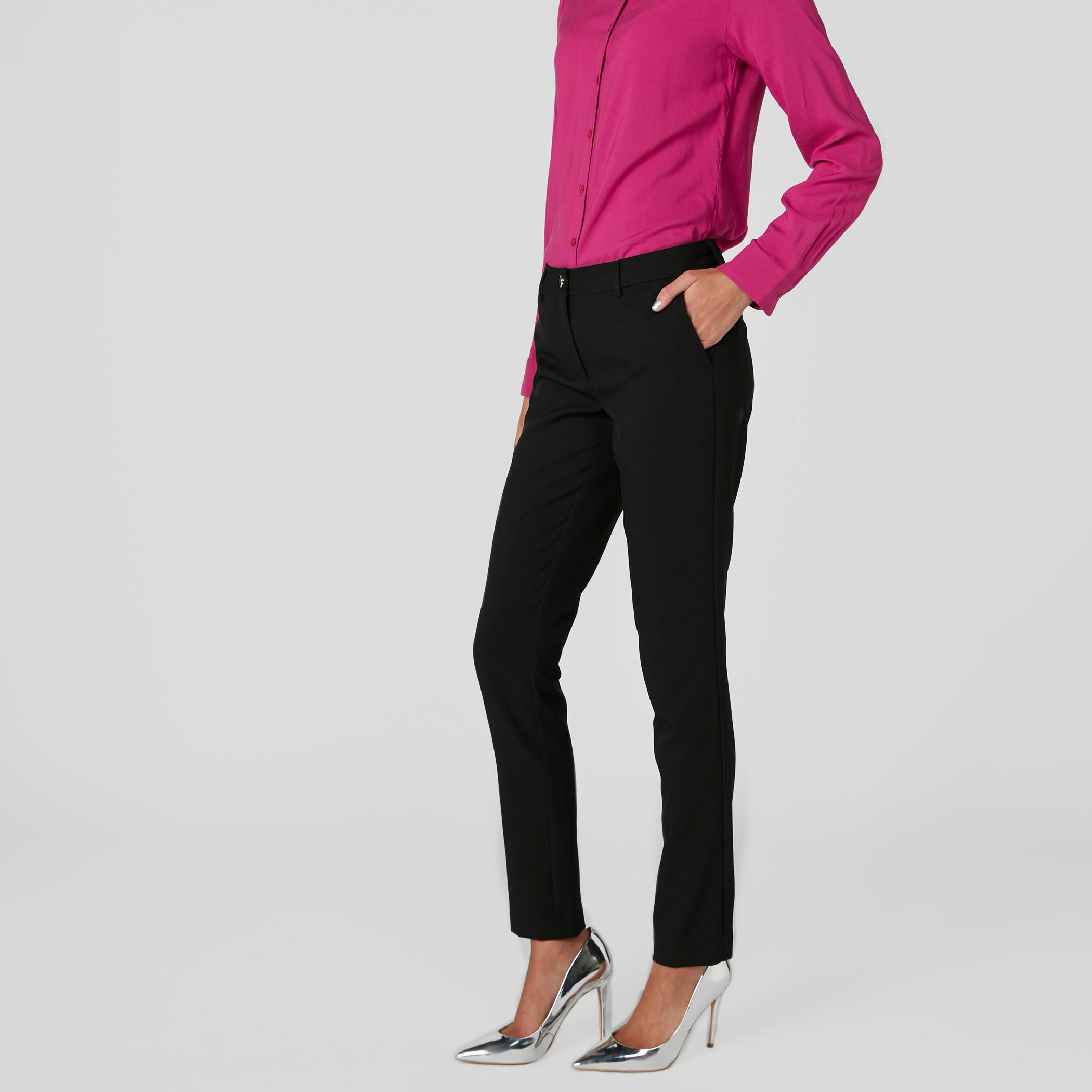 بنطال سكيني بخصر منخفض وجيوب-women-clothing-bottoms-trousers-image-1