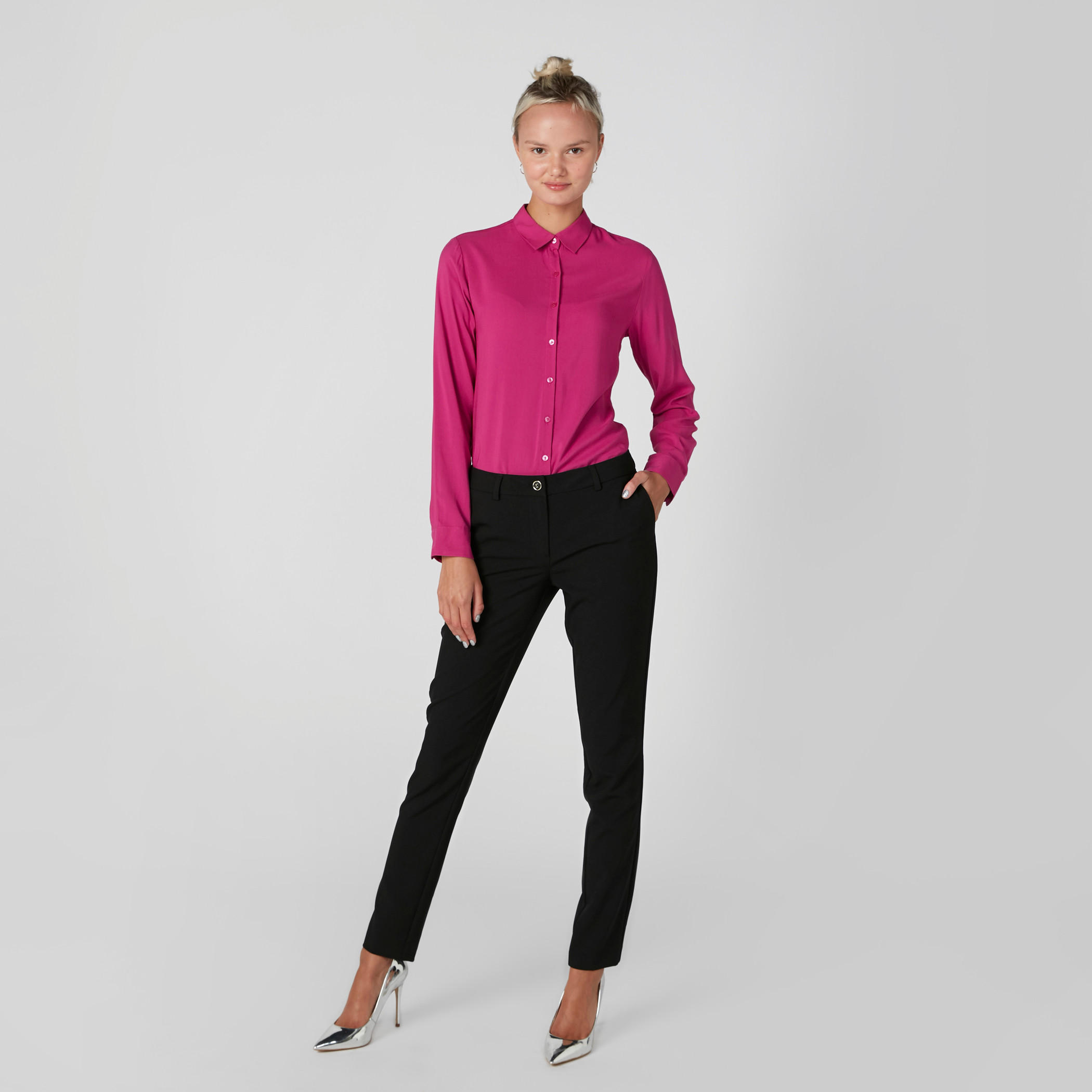 بنطال سكيني بخصر منخفض وجيوب-women-clothing-bottoms-trousers-image-3
