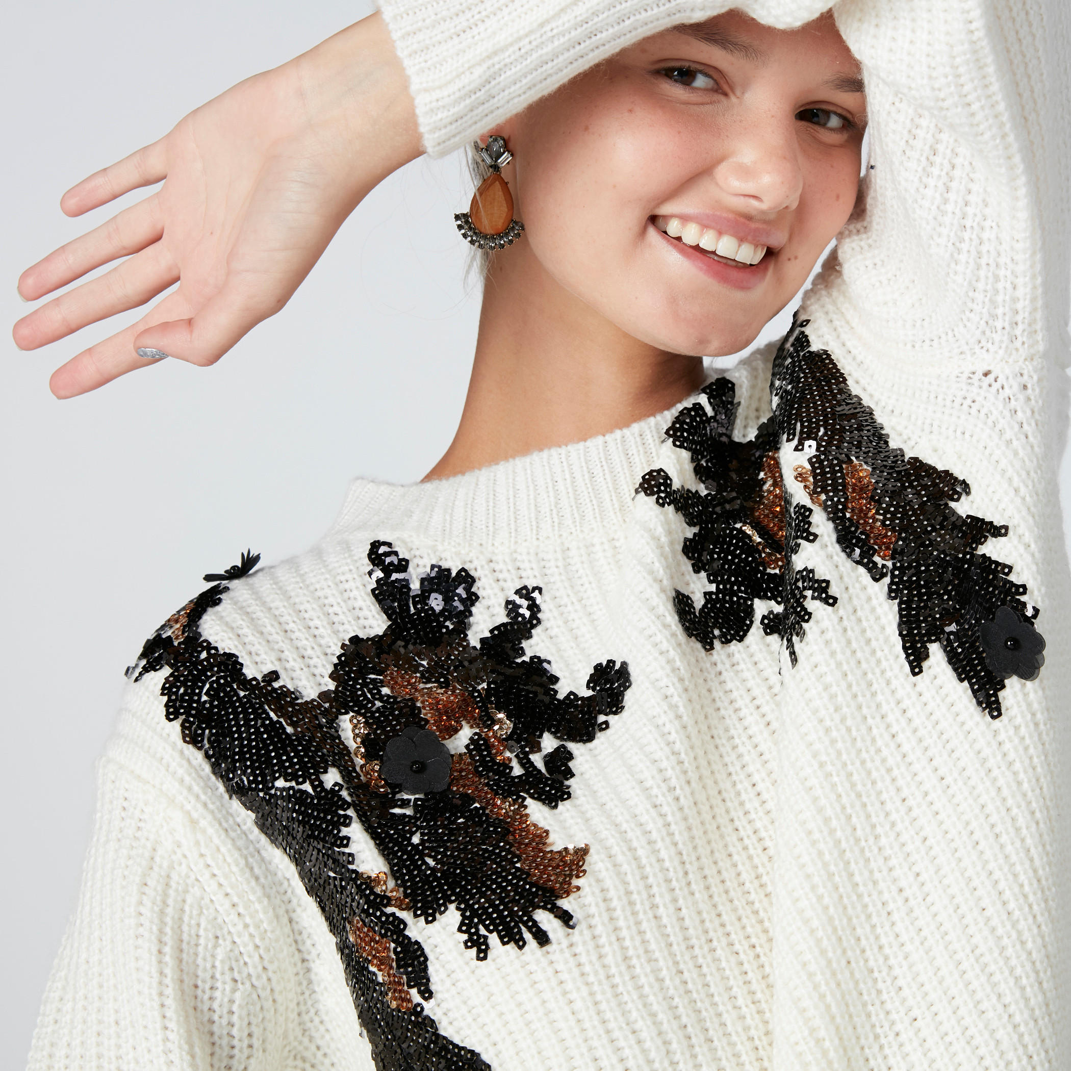 Embellished Sweater with Crew Neck and Long Sleeves-women-clothing-cardigansandjumpers-jumpers-image-4