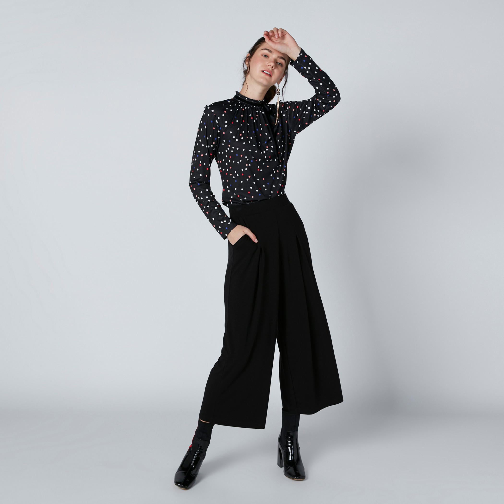 بلوزة بياقة عالية وأكمام طويلة وطبعات منقّطة-women-clothing-shirtsandblouses-blouses-image-5