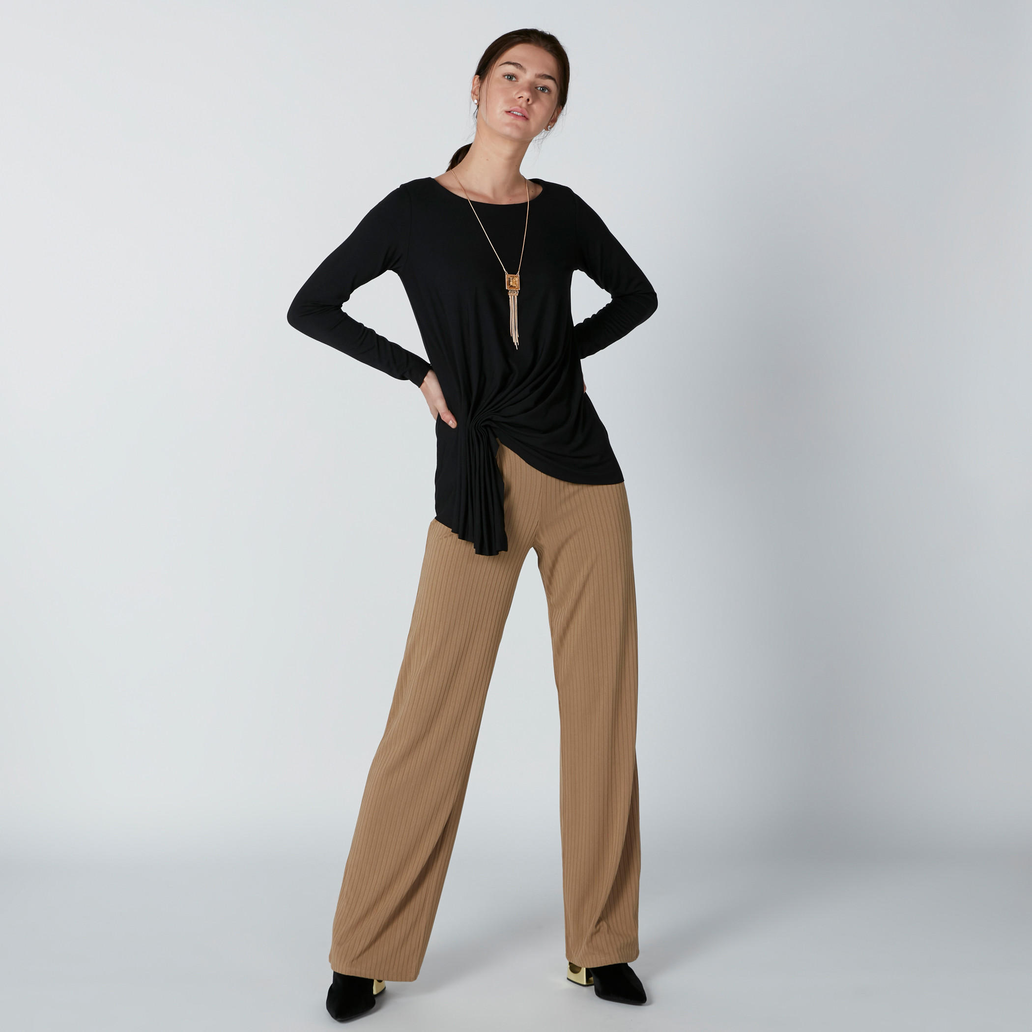 بلوزة بياقة قارب وأكمام طويلة وحوّاف غير مستوية-women-clothing-tshirts-image-9
