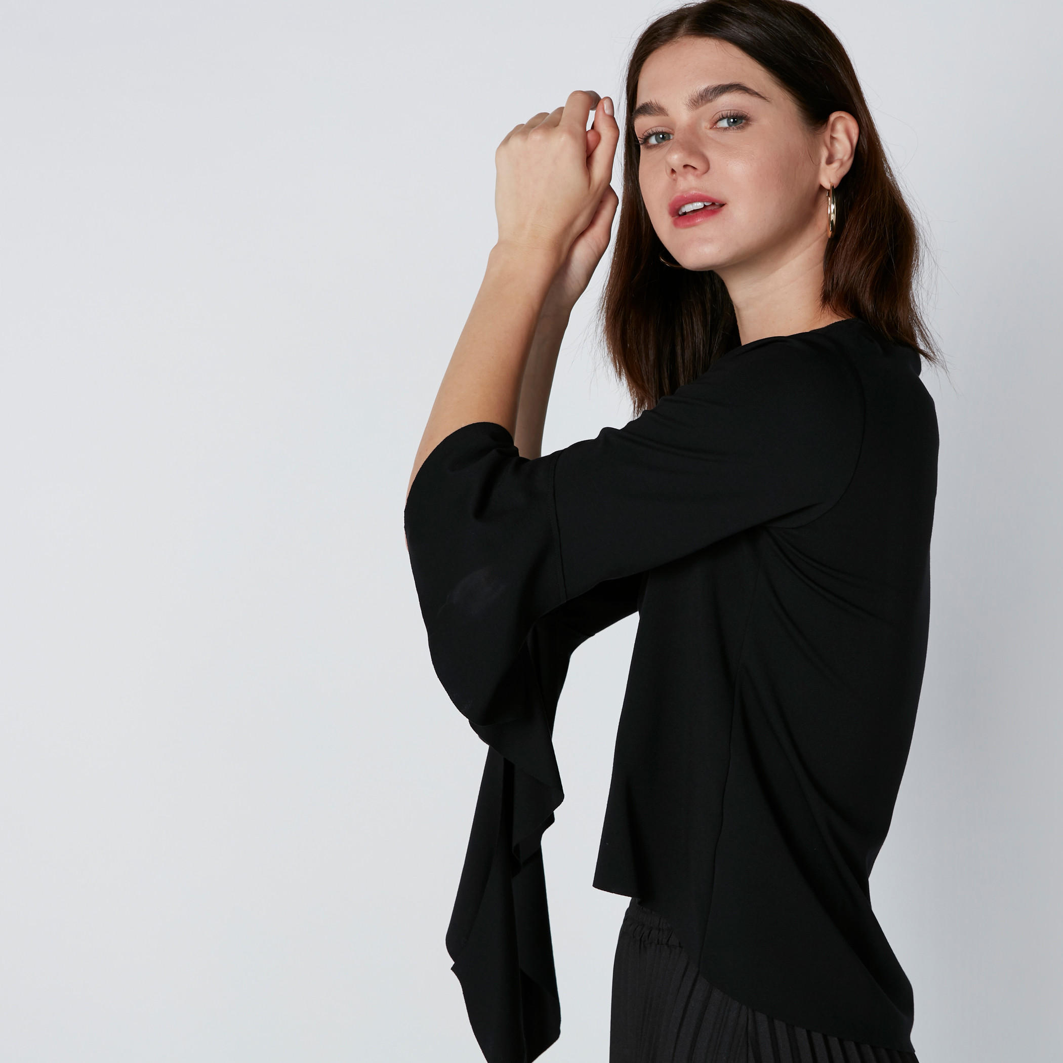 بلوزة بياقة مستديرة وأكمام واسعة-women-clothing-shirtsandblouses-blouses-image-1