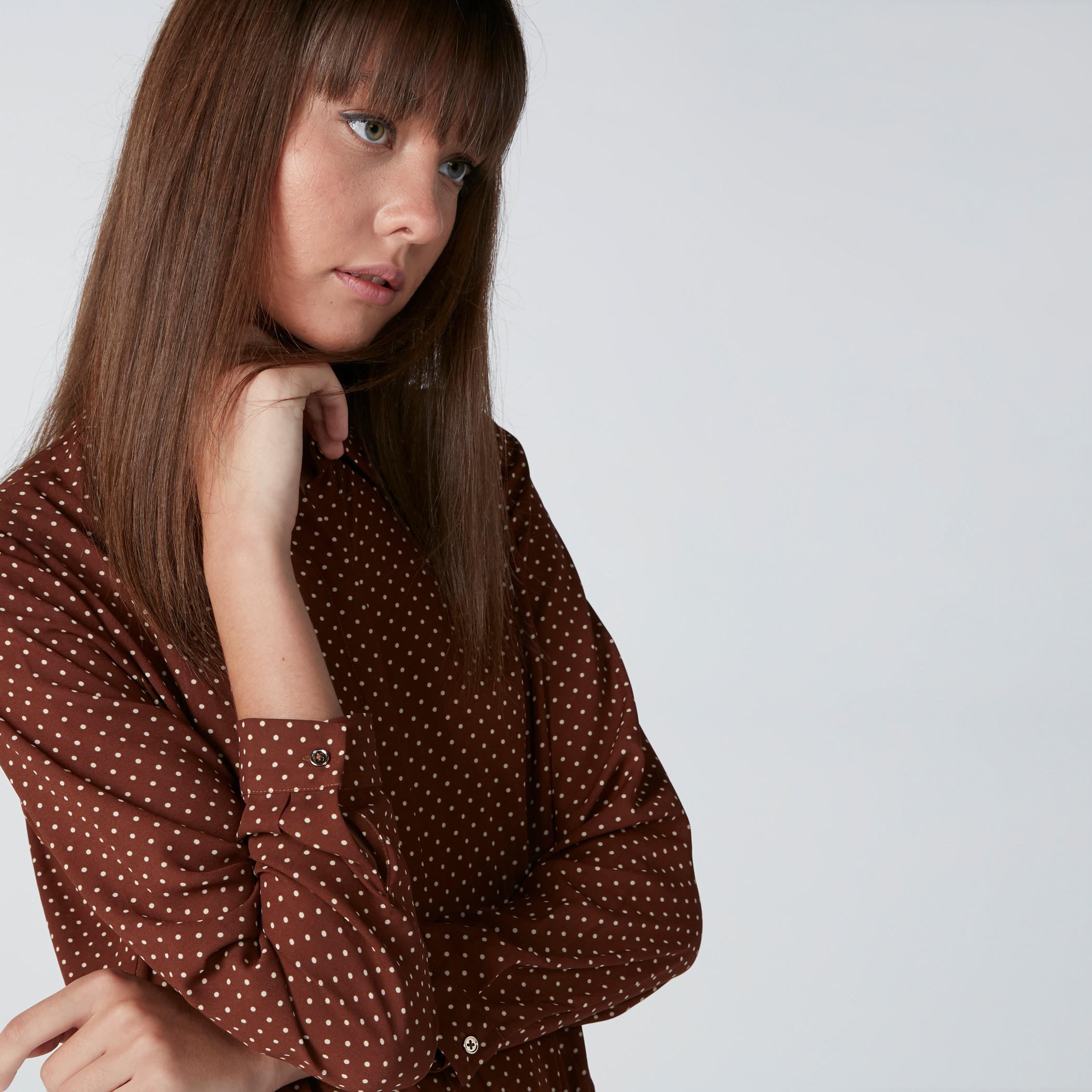 قميص بأكمام طويلة وأزرار غير مرئية وطبعات-women-clothing-shirtsandblouses-shirts-image-4