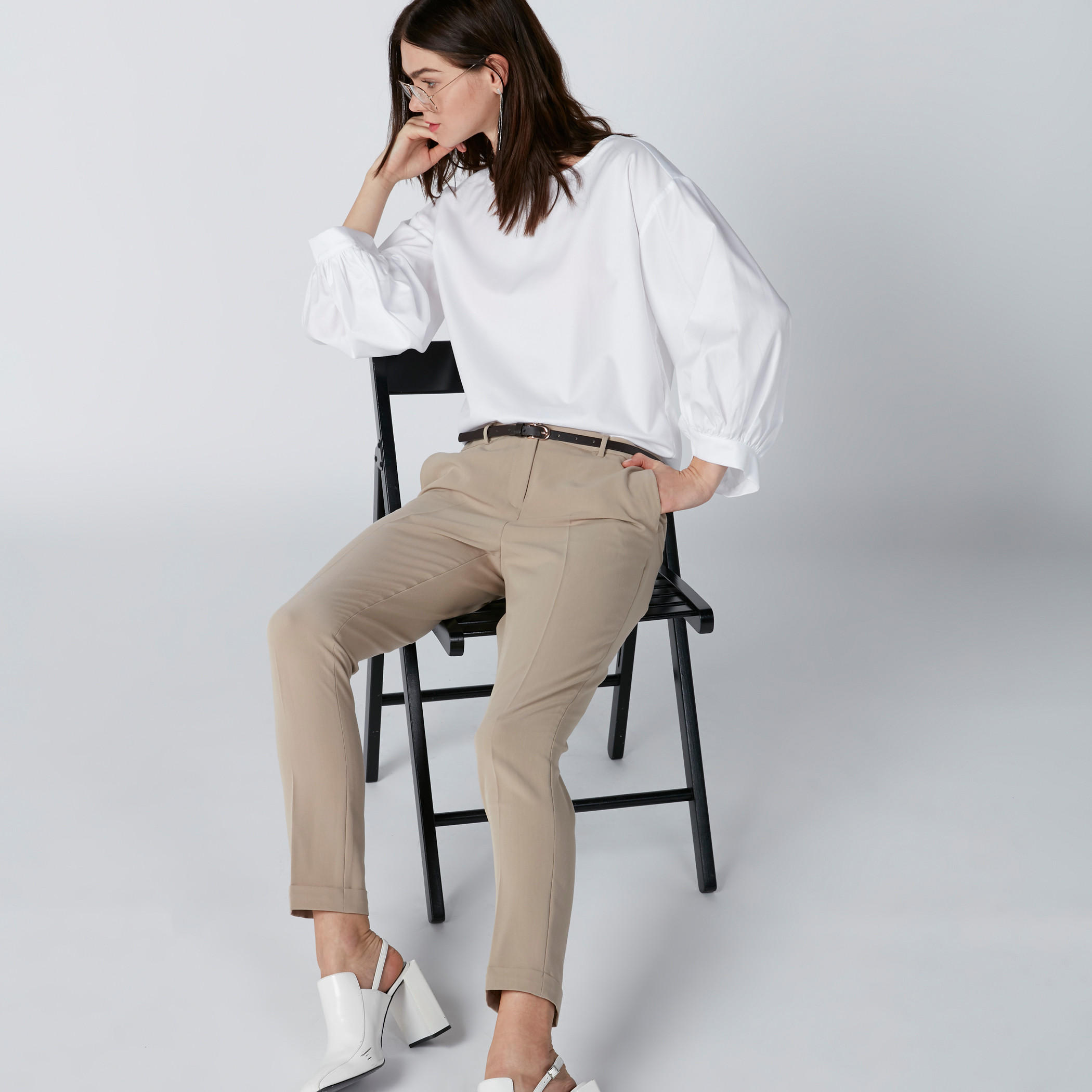 بلوزة بياقة مستديرة وأكمام بيشوب-women-clothing-shirtsandblouses-blouses-image-2