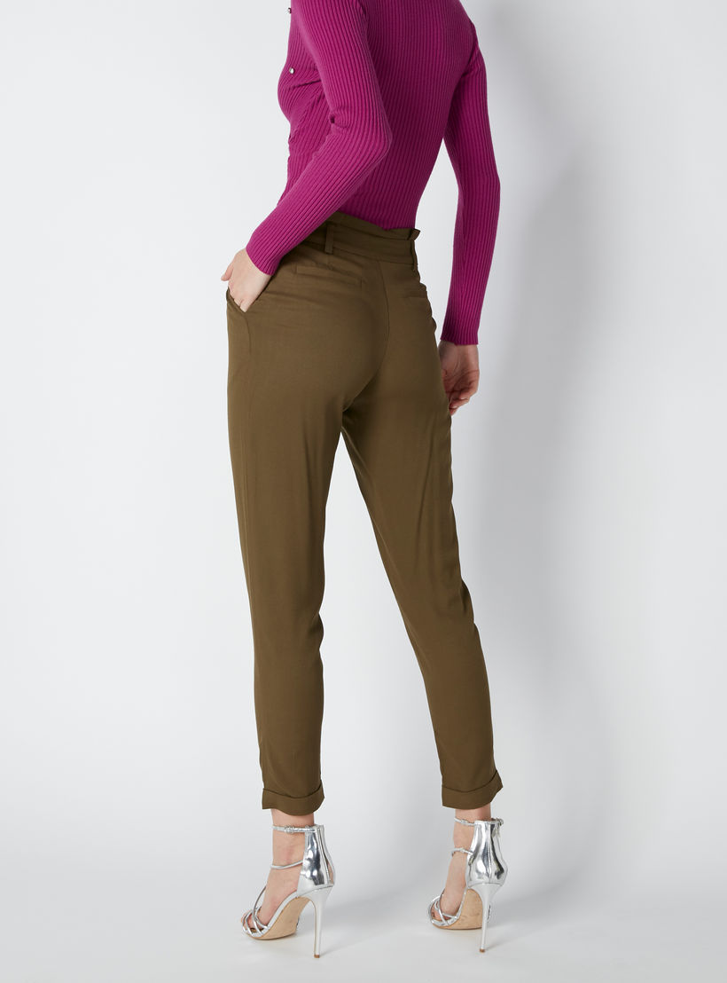 بنطال شينو طويل بقصّة واسعة وجيوب وخصر متوسط الارتفاع-women-clothing-bottoms-trousers-image-3