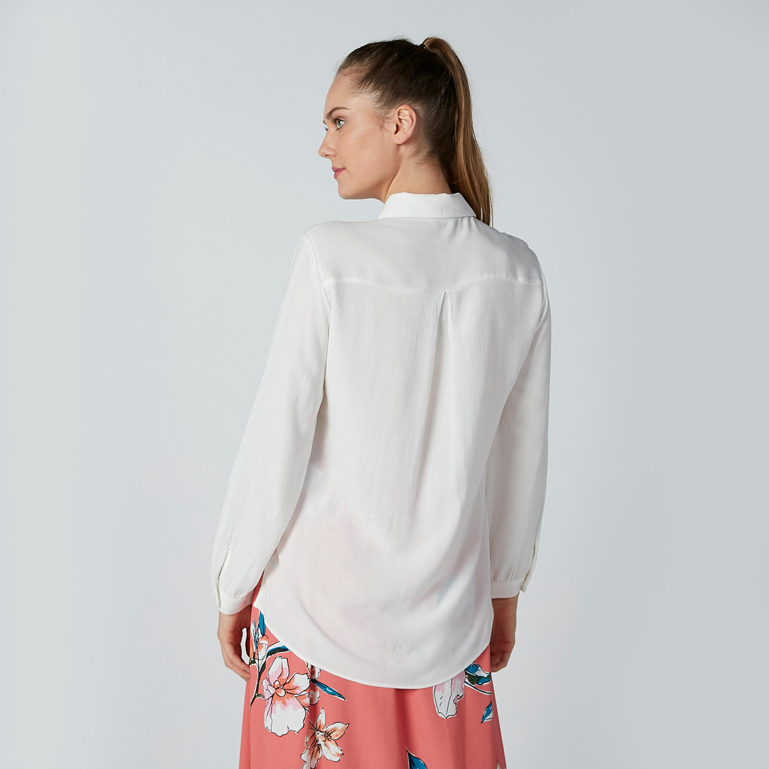 قميص مستدام سادة بقصّة سليم وأكمام طويلة -women-clothing-shirtsandblouses-blouses-image-4