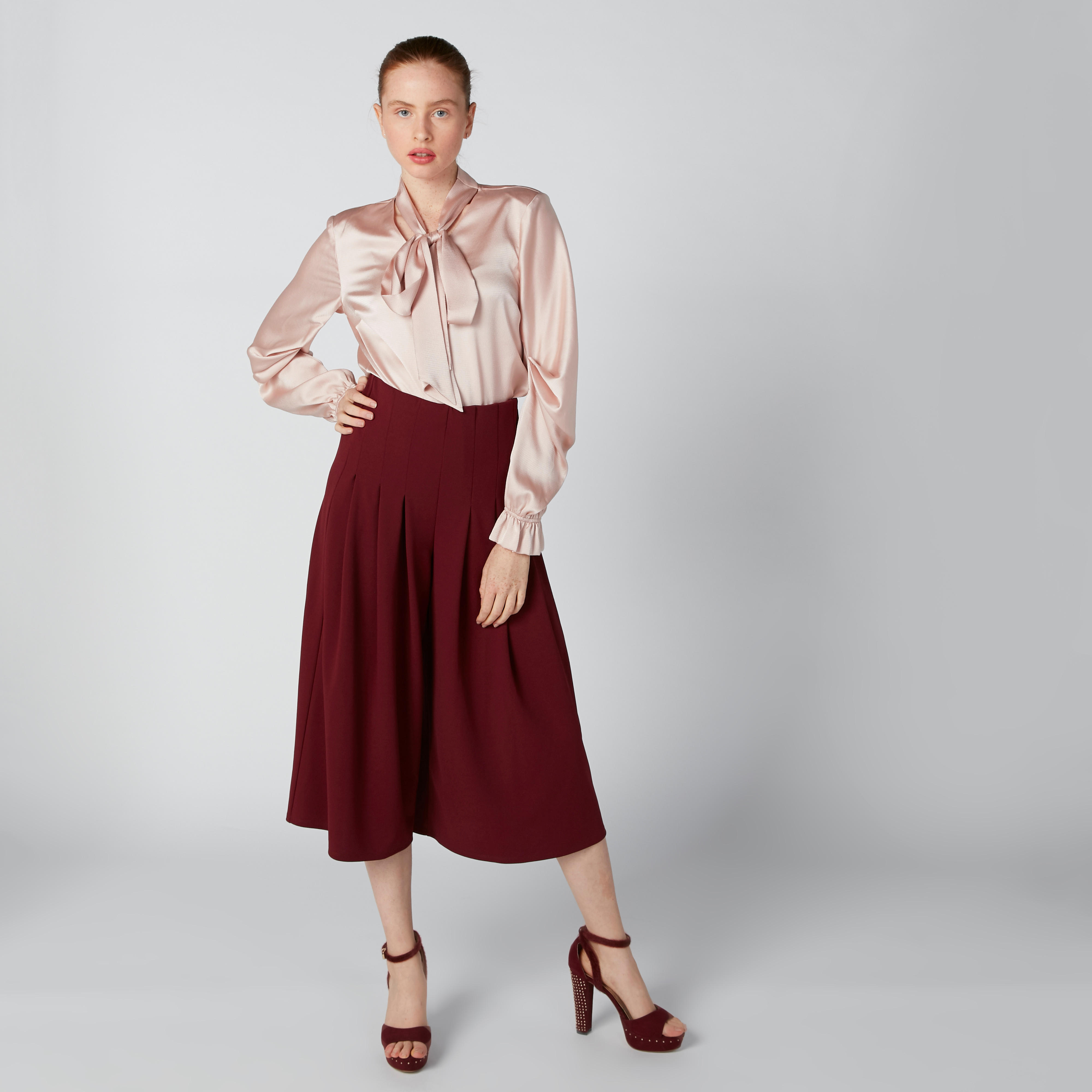 بلوزة مستدامة بأكمام طويلة وفيونكة-women-clothing-shirtsandblouses-blouses-image-2