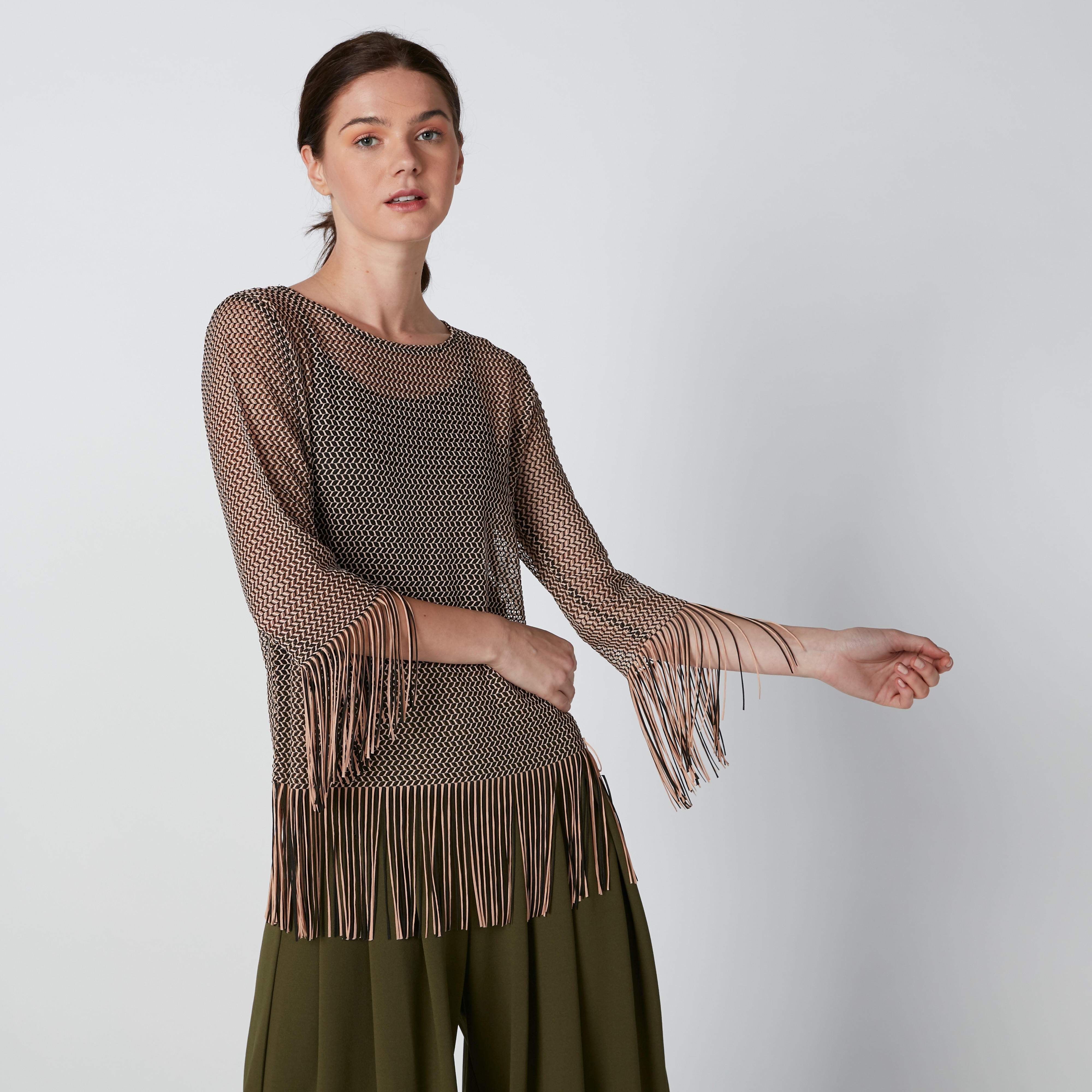 بلوزة مستدامة بارزة الملمس بياقة قارب وشُرّابات-women-clothing-shirtsandblouses-blouses-image-4