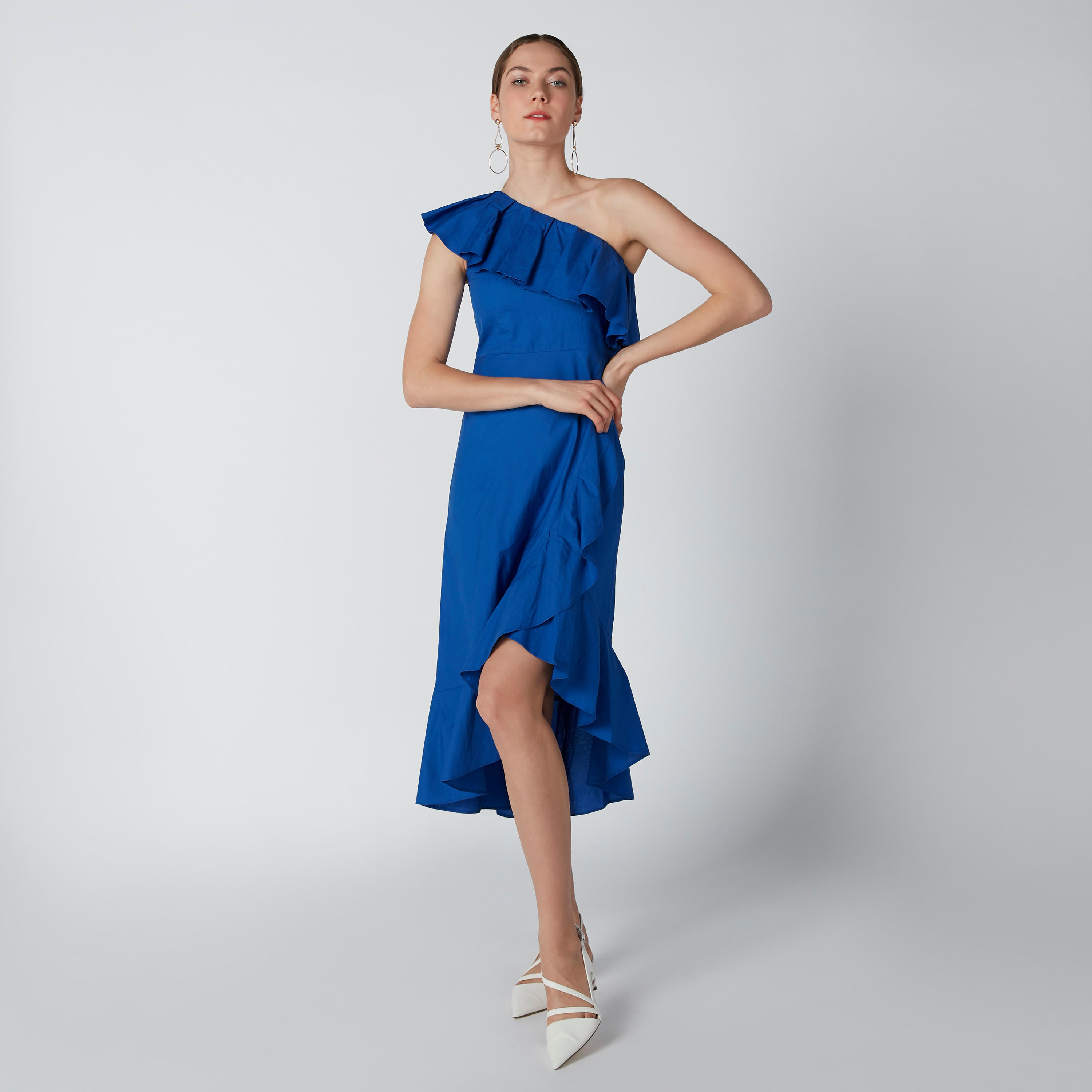 فستان سادة بكتف واحد وتفاصيل كشكش وحوّاف غير مستوية-women-clothing-dresses-image-4