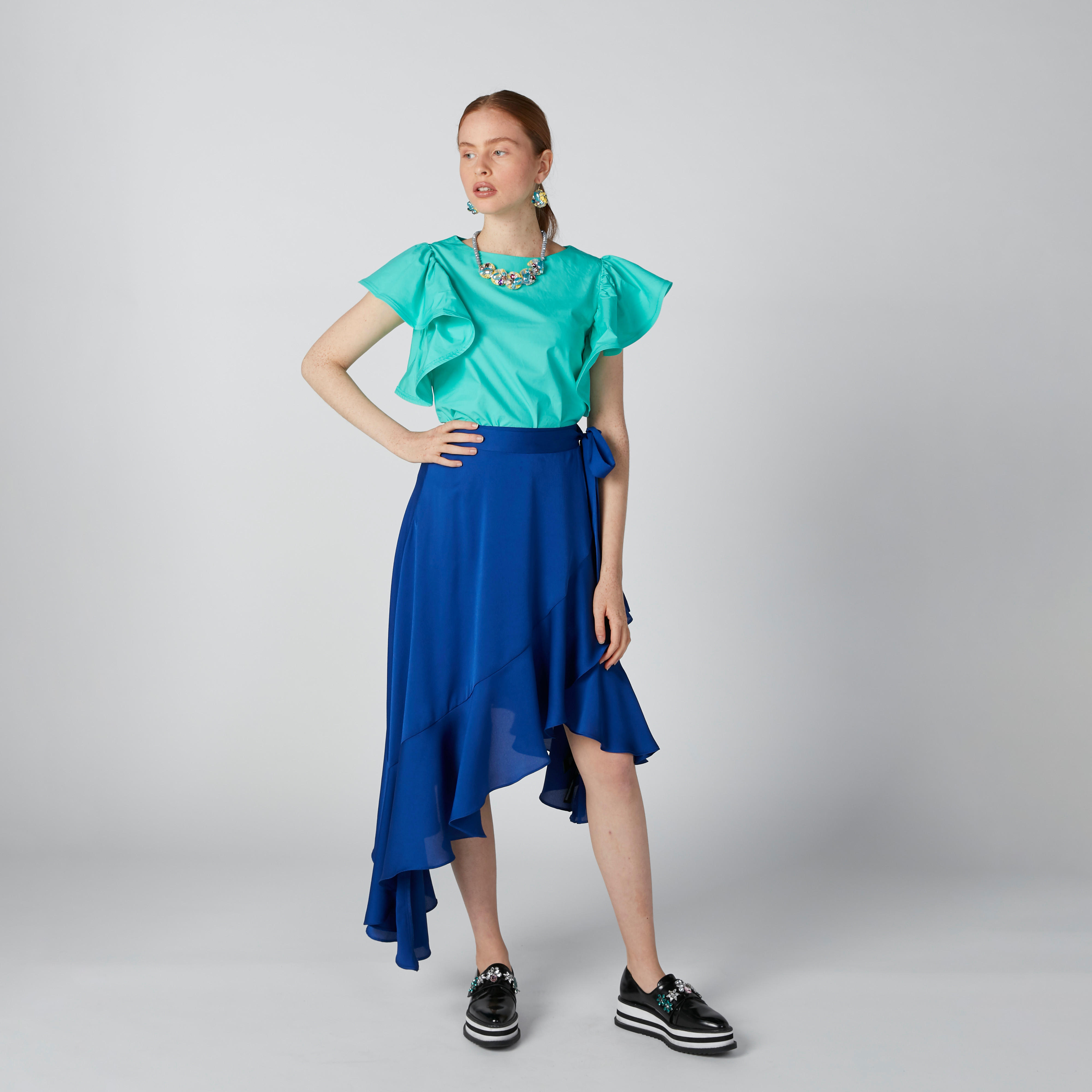 بلوزة مستدامة بياقة مستديرة وأكمام كشكش-women-clothing-shirtsandblouses-blouses-image-2