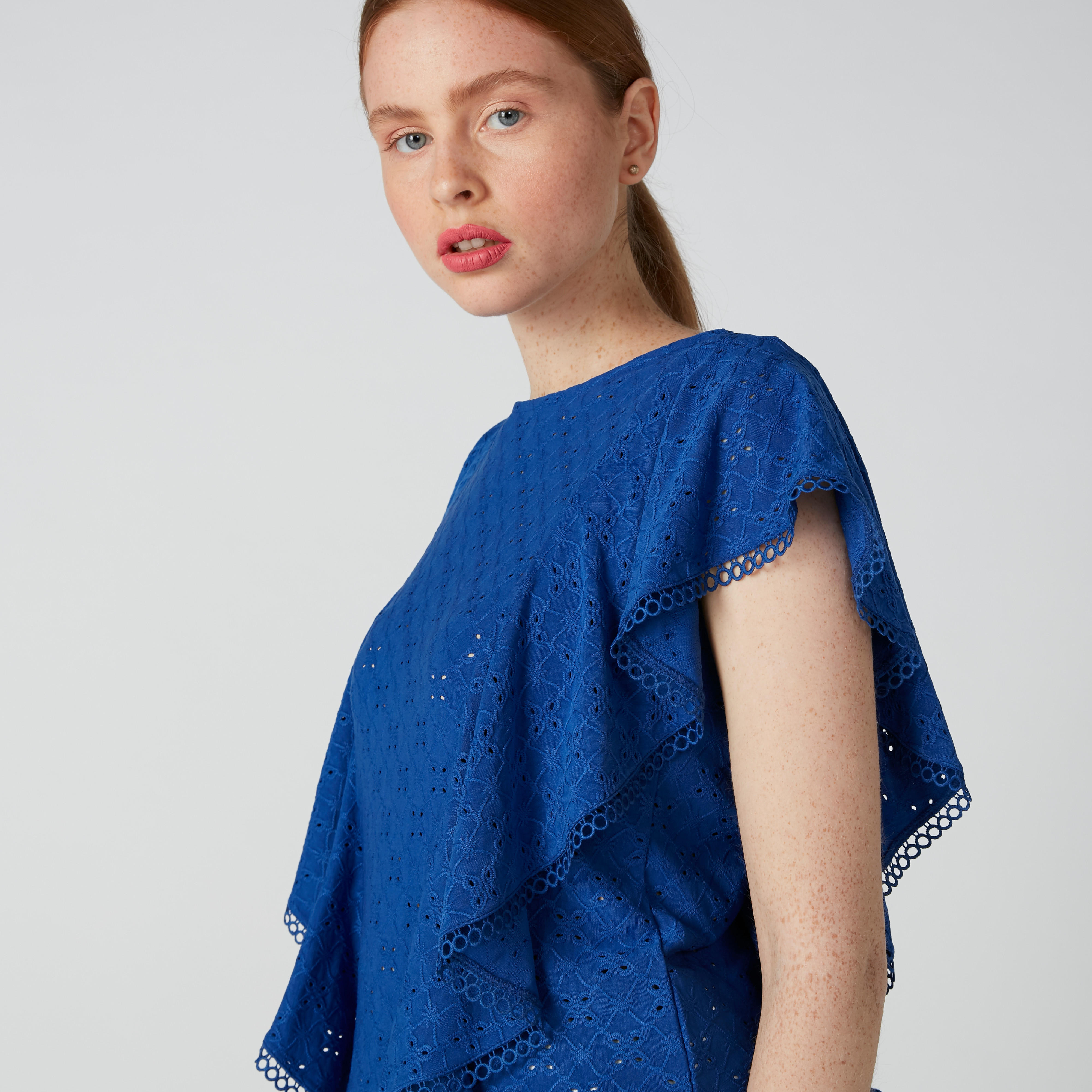 بلوزة مستدامة مطرّزة بياقة مستديرة وتفاصيل كشكش-women-clothing-shirtsandblouses-blouses-image-6