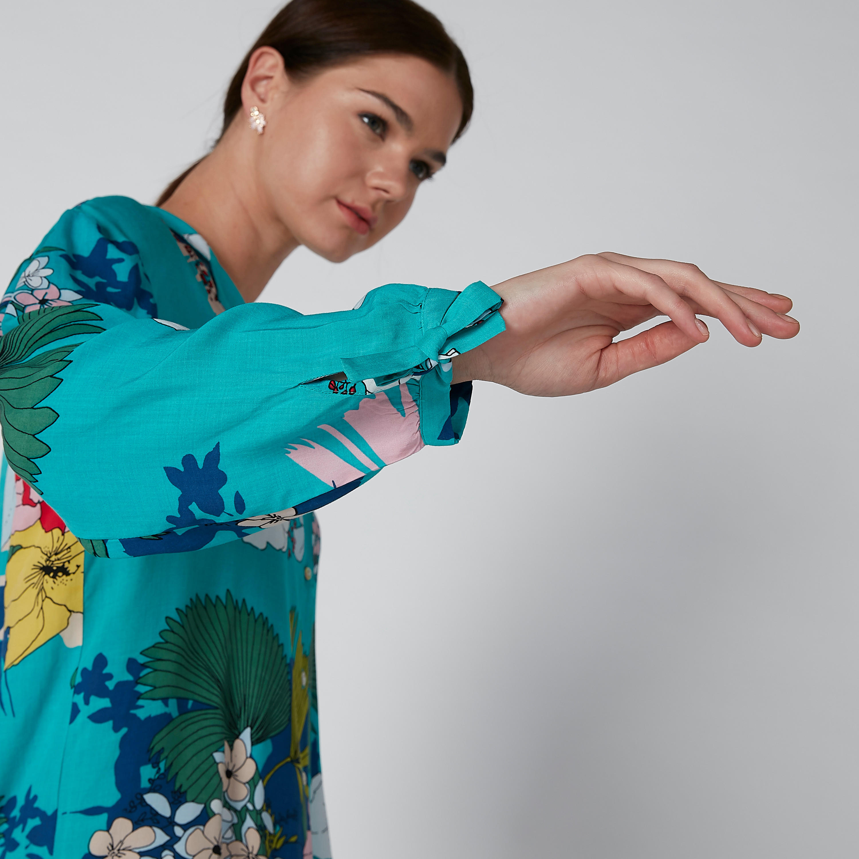 قميص بأكمام طويلة ورباط وطبعات-women-clothing-shirtsandblouses-shirts-image-5
