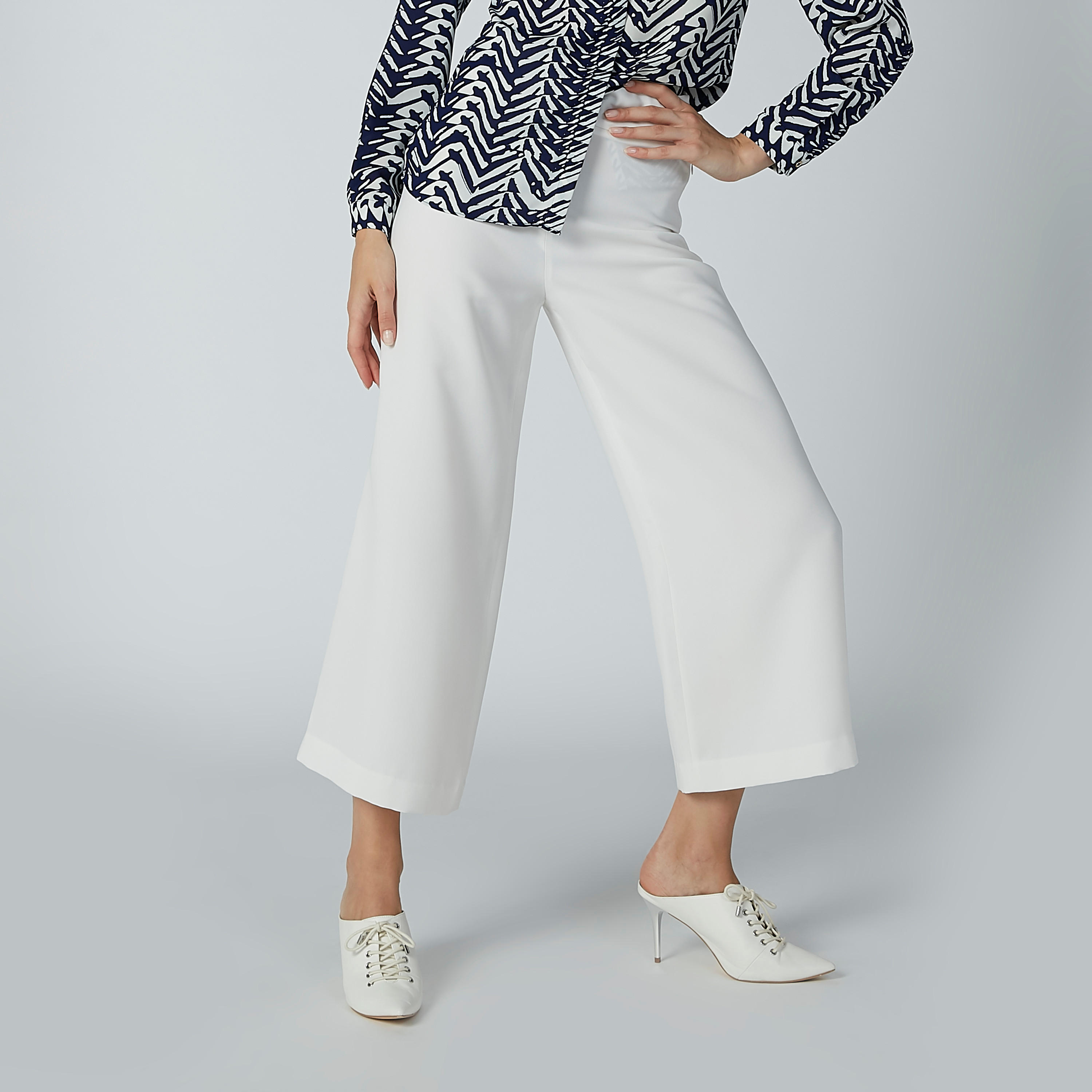 بنطال بالازو سادة بخصر مطّاطي-women-clothing-bottoms-trousers-image-1