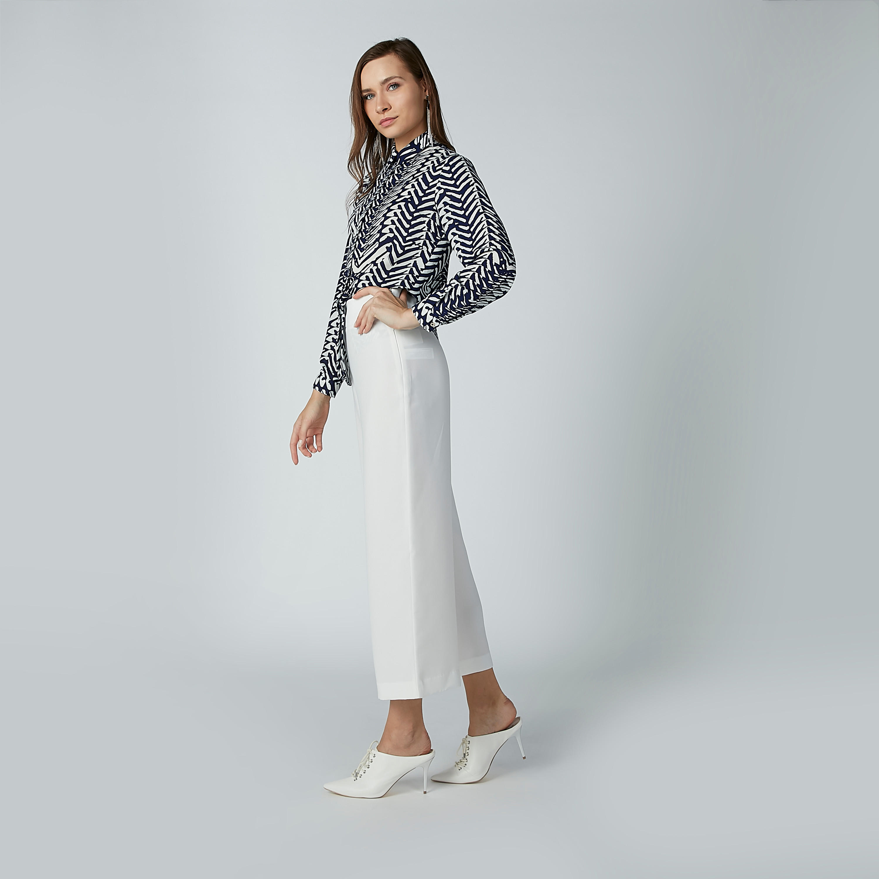 بنطال بالازو سادة بخصر مطّاطي-women-clothing-bottoms-trousers-image-2