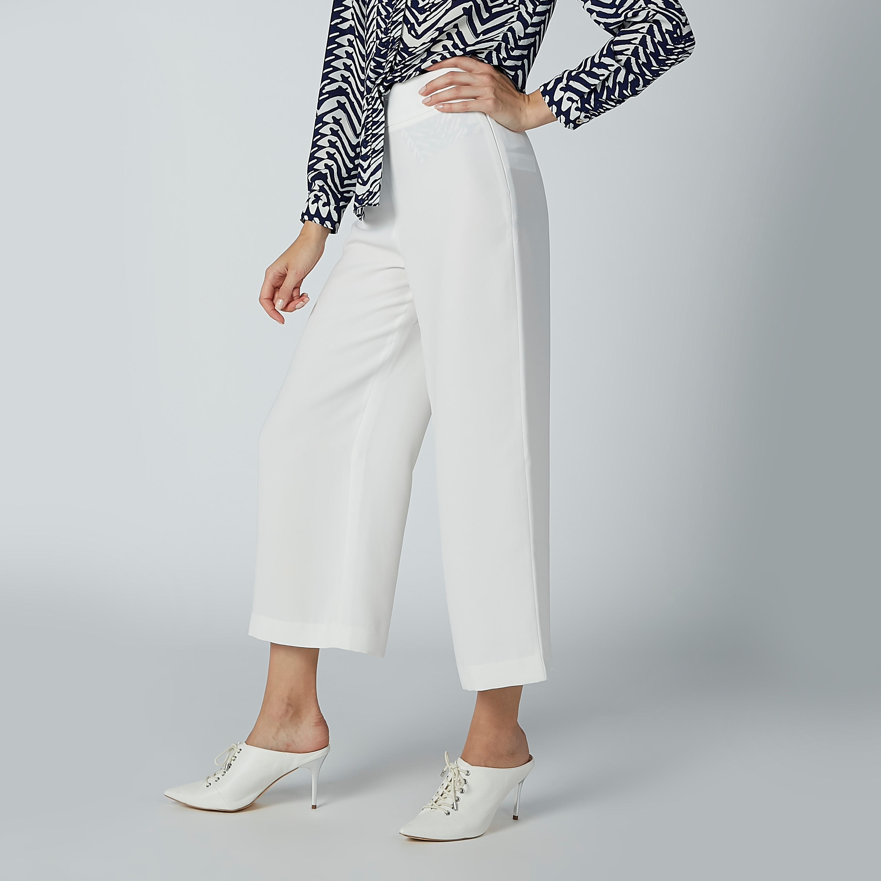 بنطال بالازو سادة بخصر مطّاطي-women-clothing-bottoms-trousers-image-4