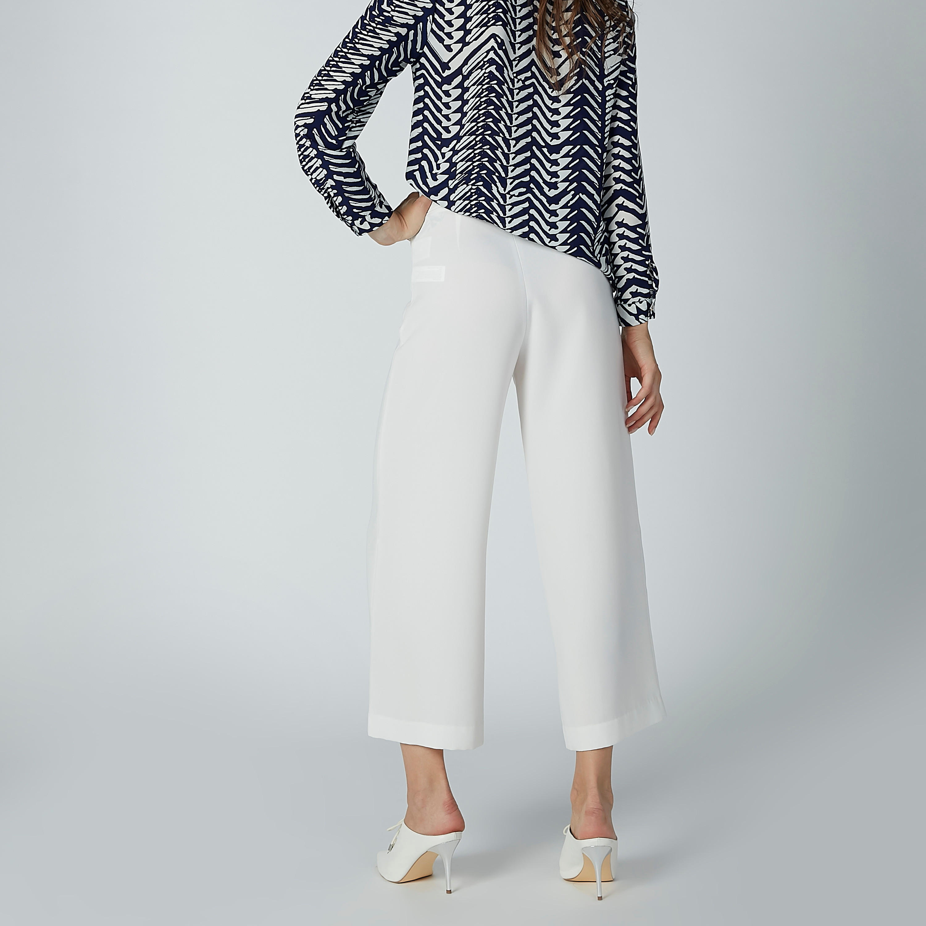 بنطال بالازو سادة بخصر مطّاطي-women-clothing-bottoms-trousers-image-5