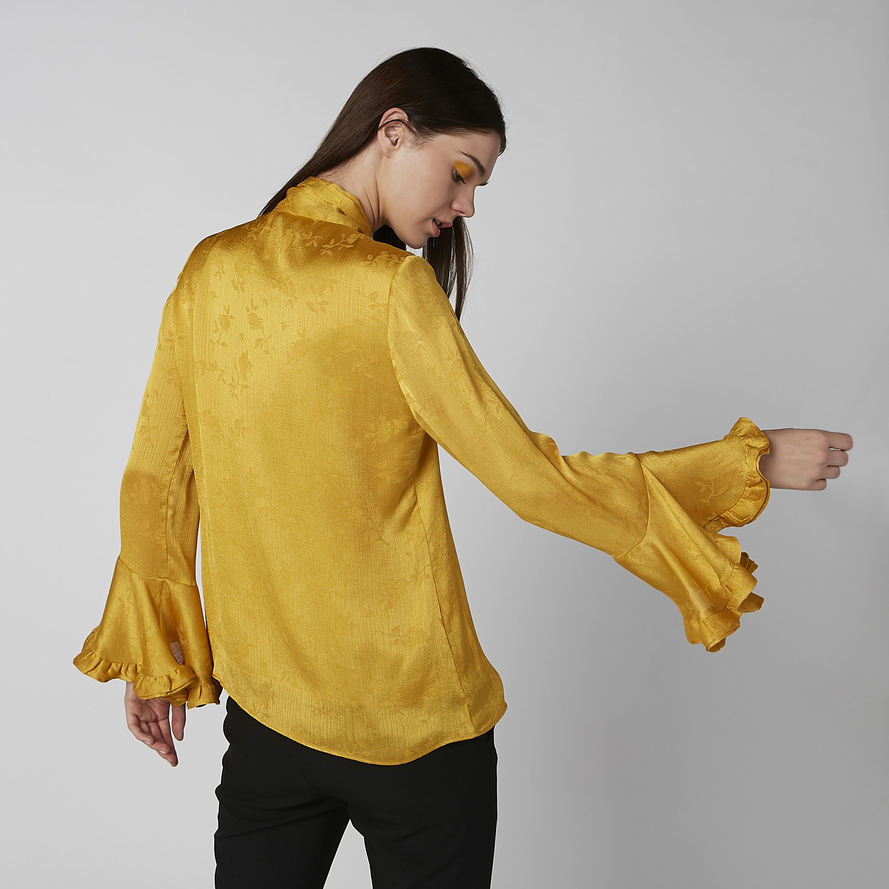 بلوزة بارزة الملمس بأكمام عريضة وفيونكة-women-clothing-shirtsandblouses-blouses-image-4