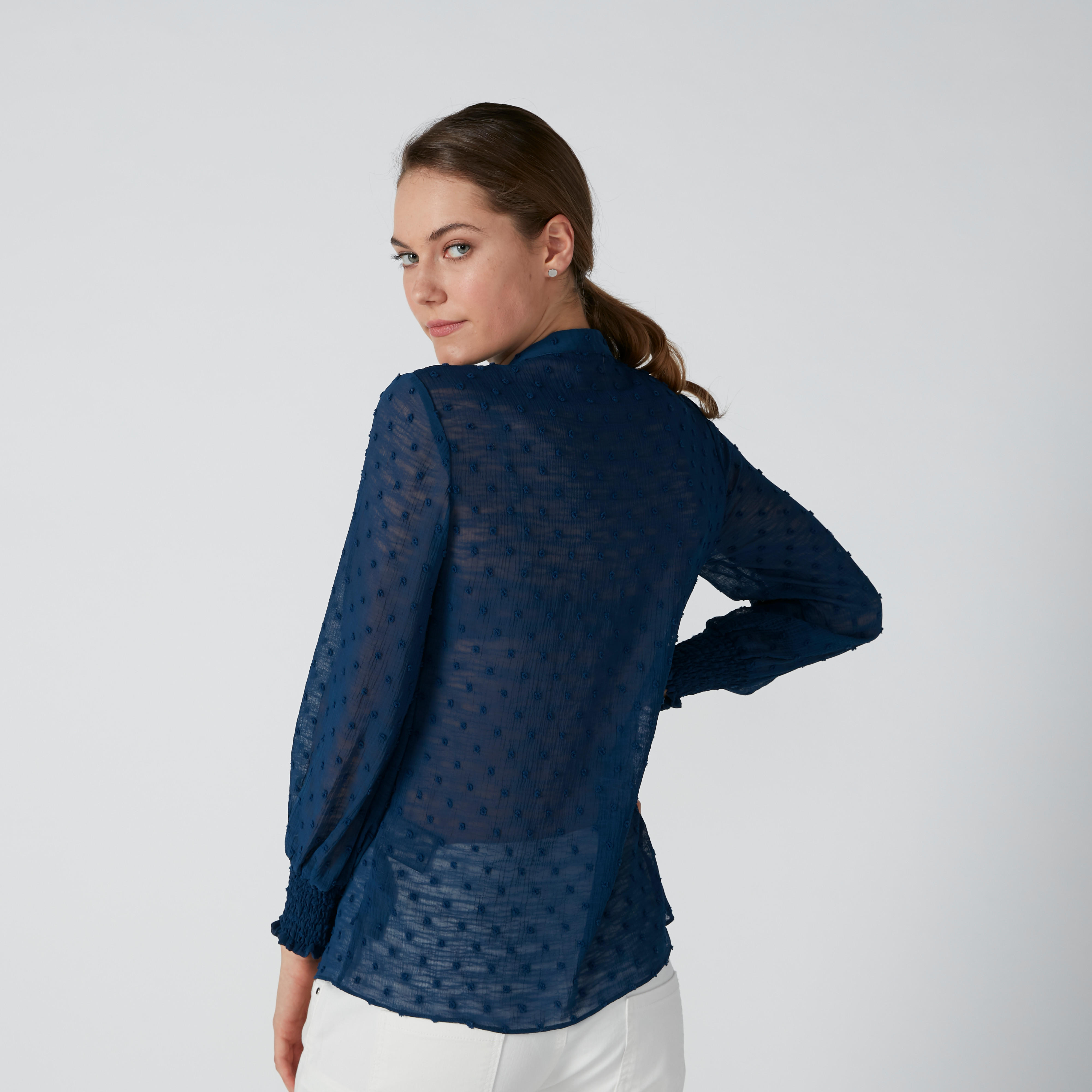 قميص بقصّة عاديّة وياقة ماندارين وتفاصيل دانتيل-women-clothing-shirtsandblouses-shirts-image-3