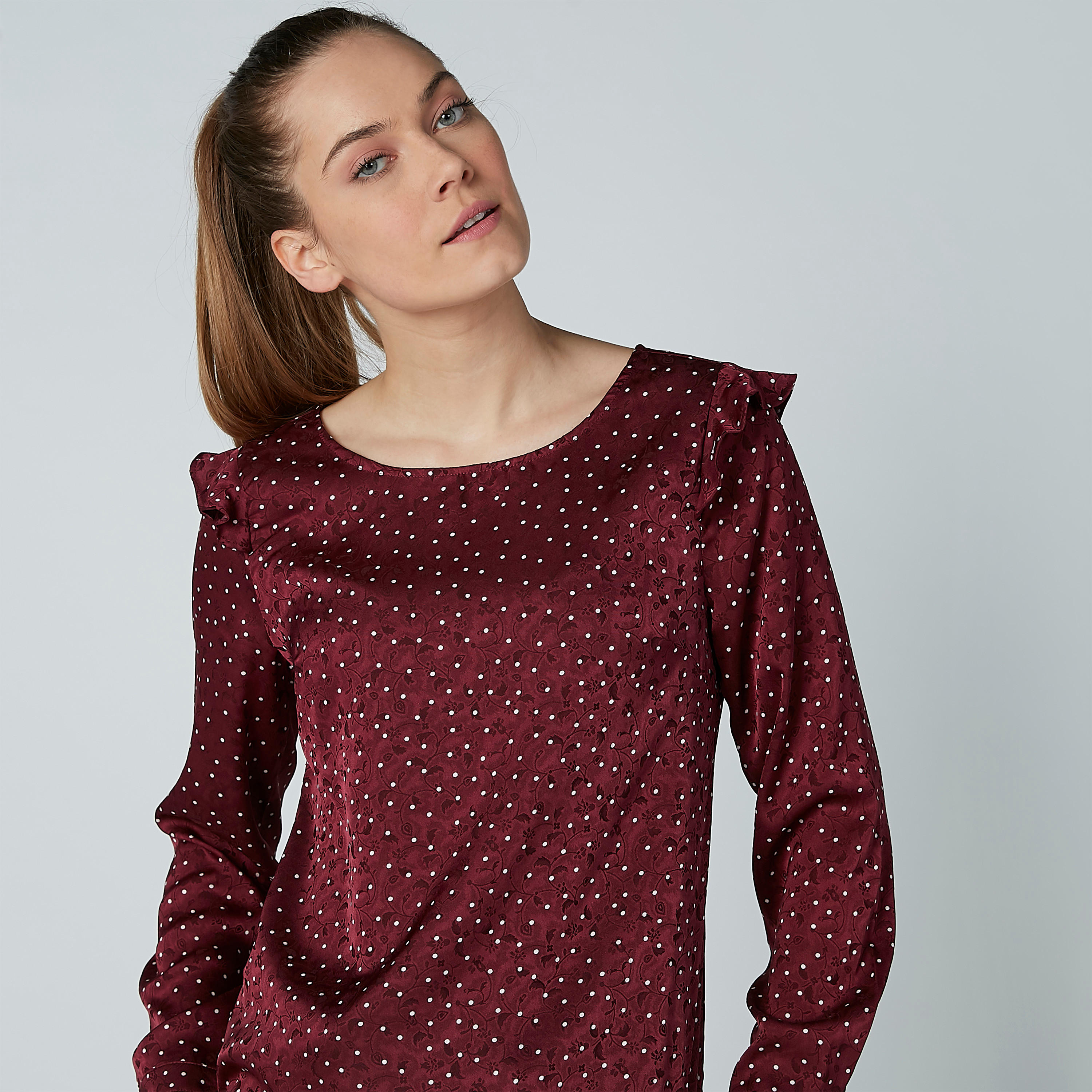 بلوزة بأكمام طويلة وتفاصيل كشكش وطبعات منقطّة-women-clothing-shirtsandblouses-blouses-image-2