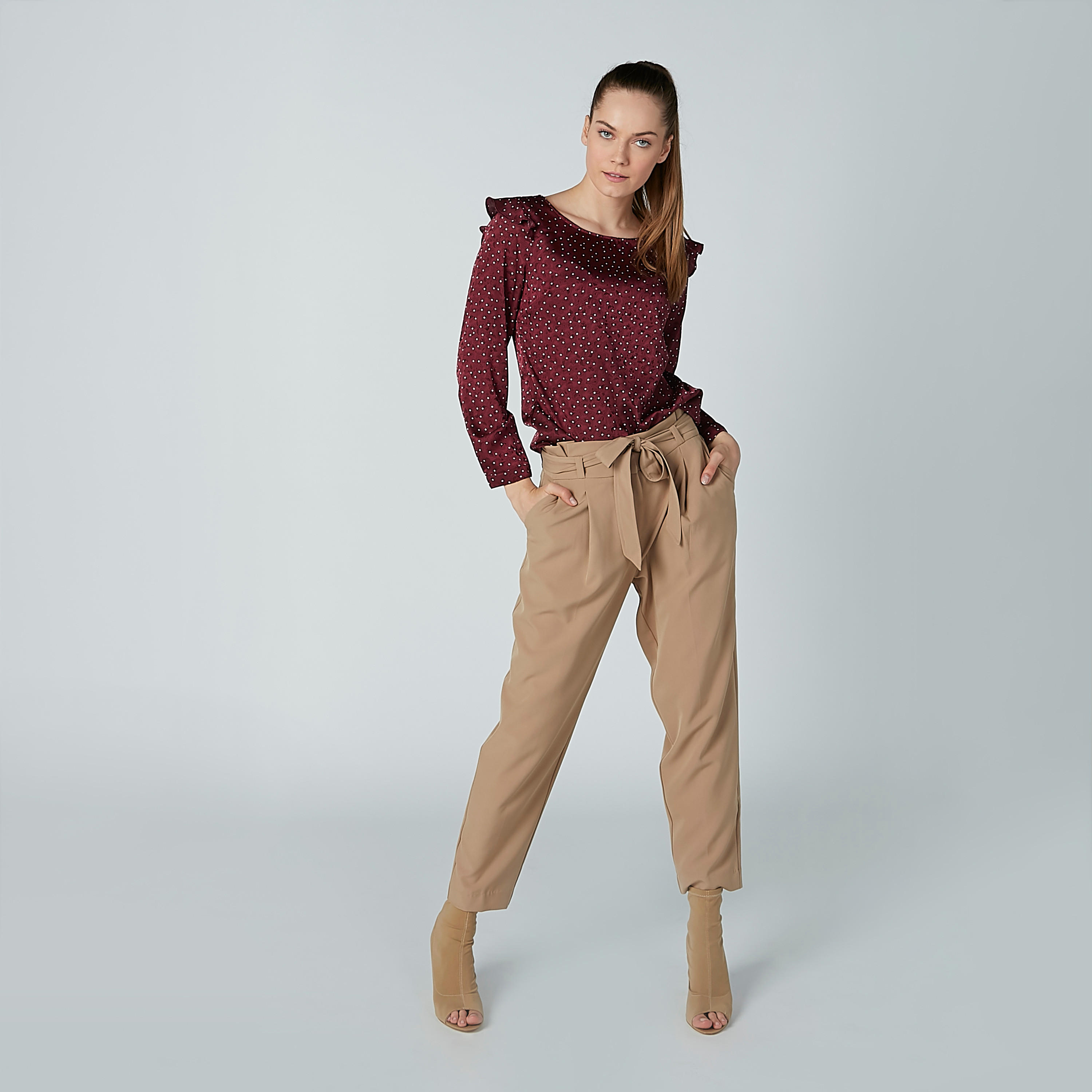 بلوزة بأكمام طويلة وتفاصيل كشكش وطبعات منقطّة-women-clothing-shirtsandblouses-blouses-image-3