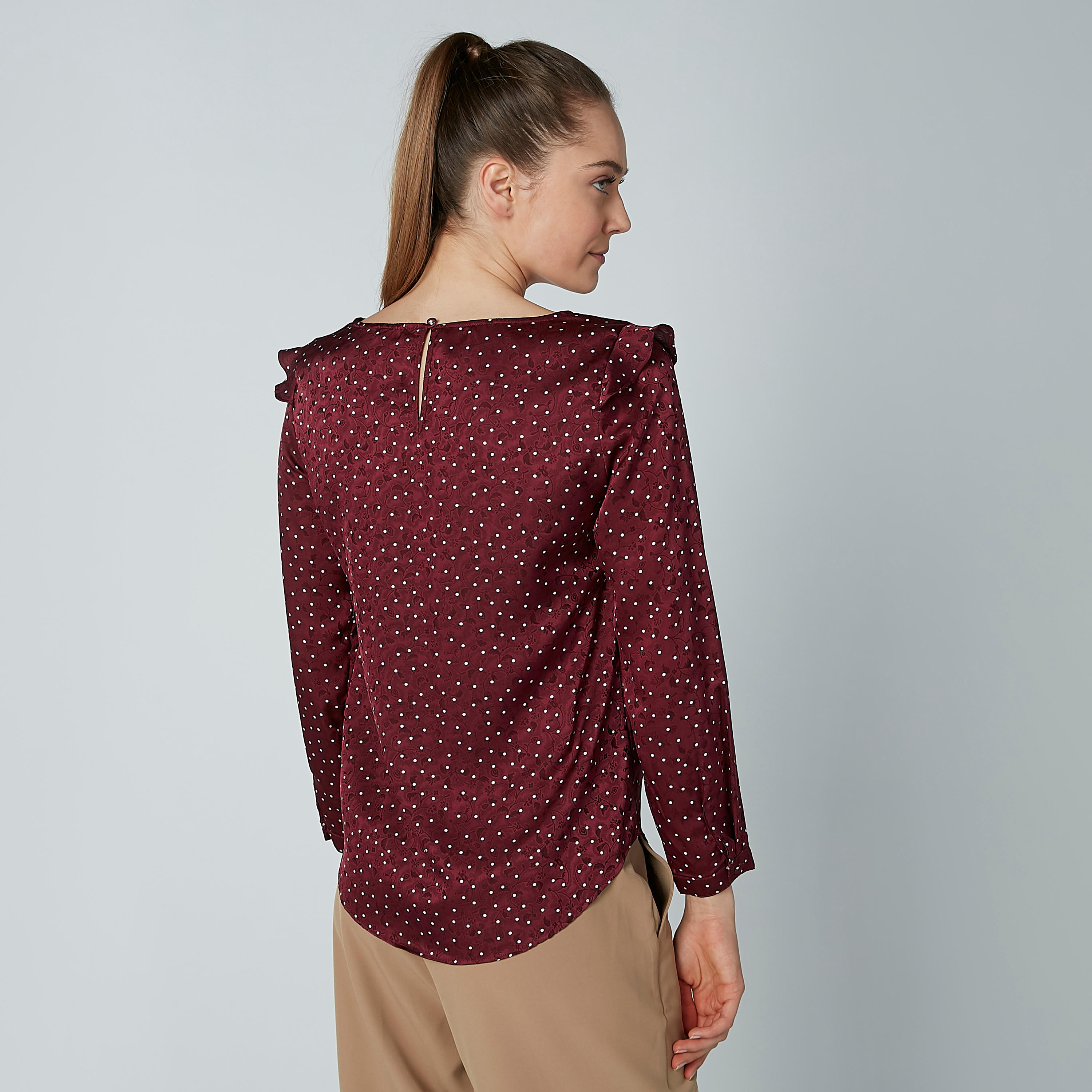 بلوزة بأكمام طويلة وتفاصيل كشكش وطبعات منقطّة-women-clothing-shirtsandblouses-blouses-image-4