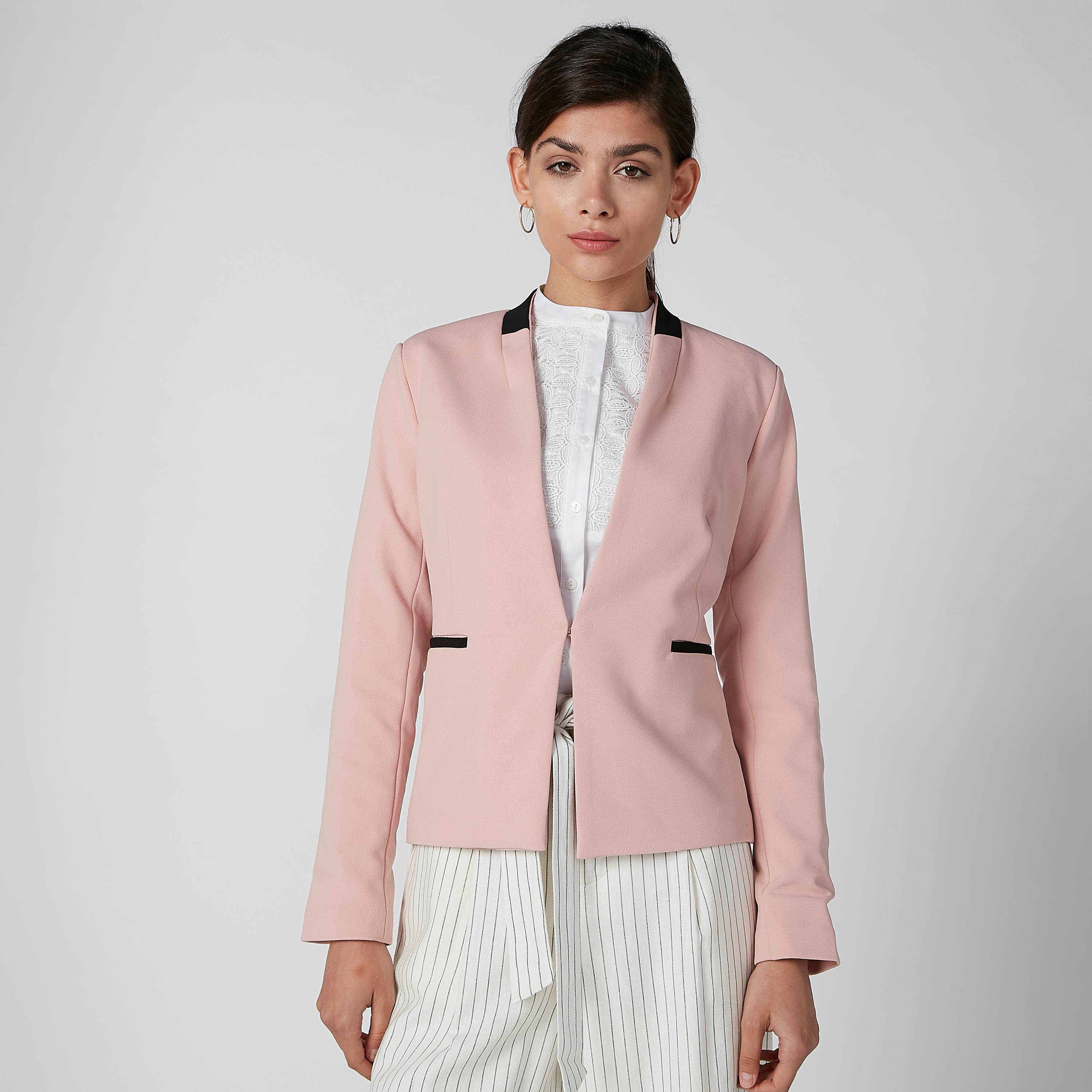 بليزر بأكمام طويلة وجيوب-women-clothing-coatsandjackets-blazers-image-1