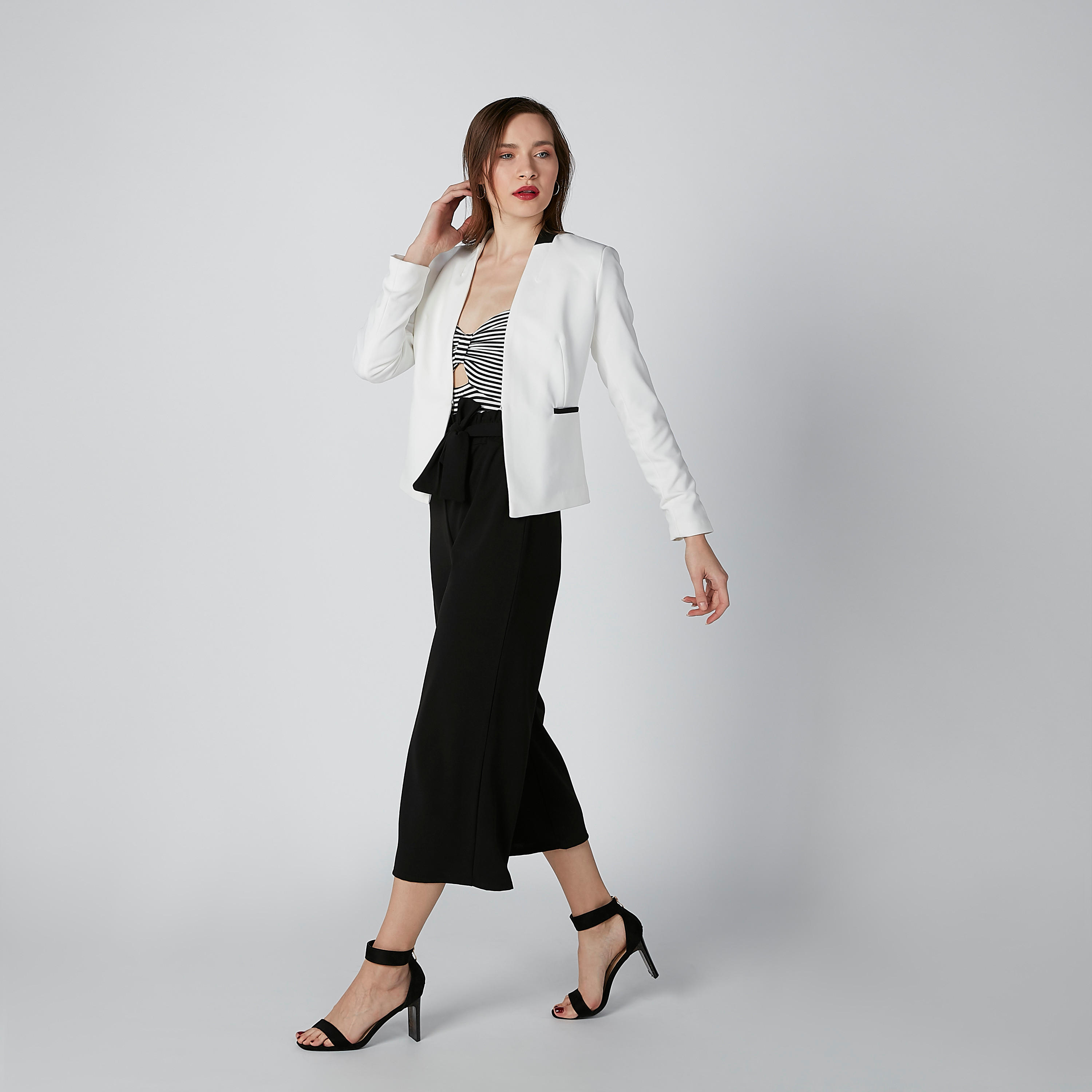 بليزر بأكمام طويلة وجيوب-women-clothing-coatsandjackets-blazers-image-1