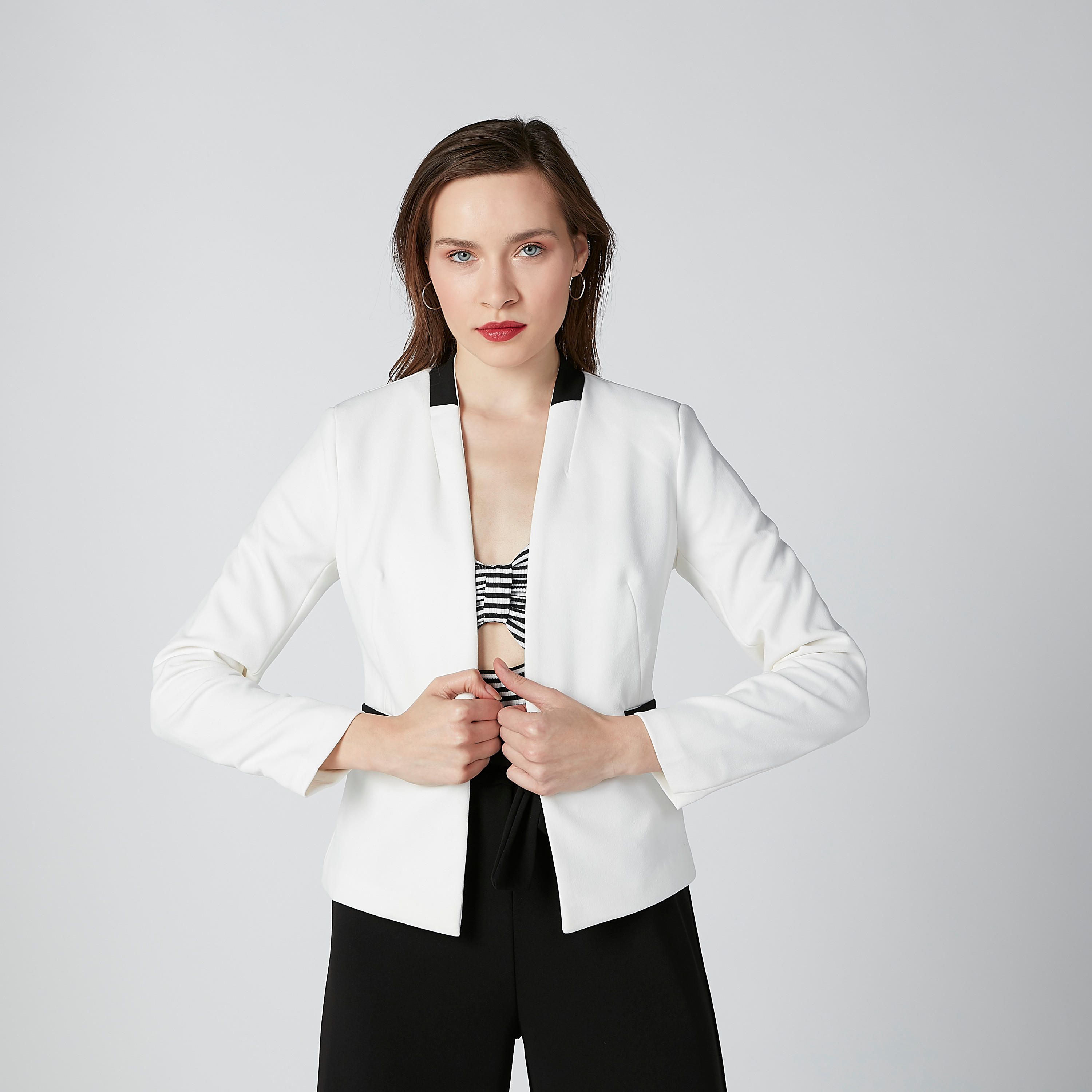 بليزر بأكمام طويلة وجيوب-women-clothing-coatsandjackets-blazers-image-2
